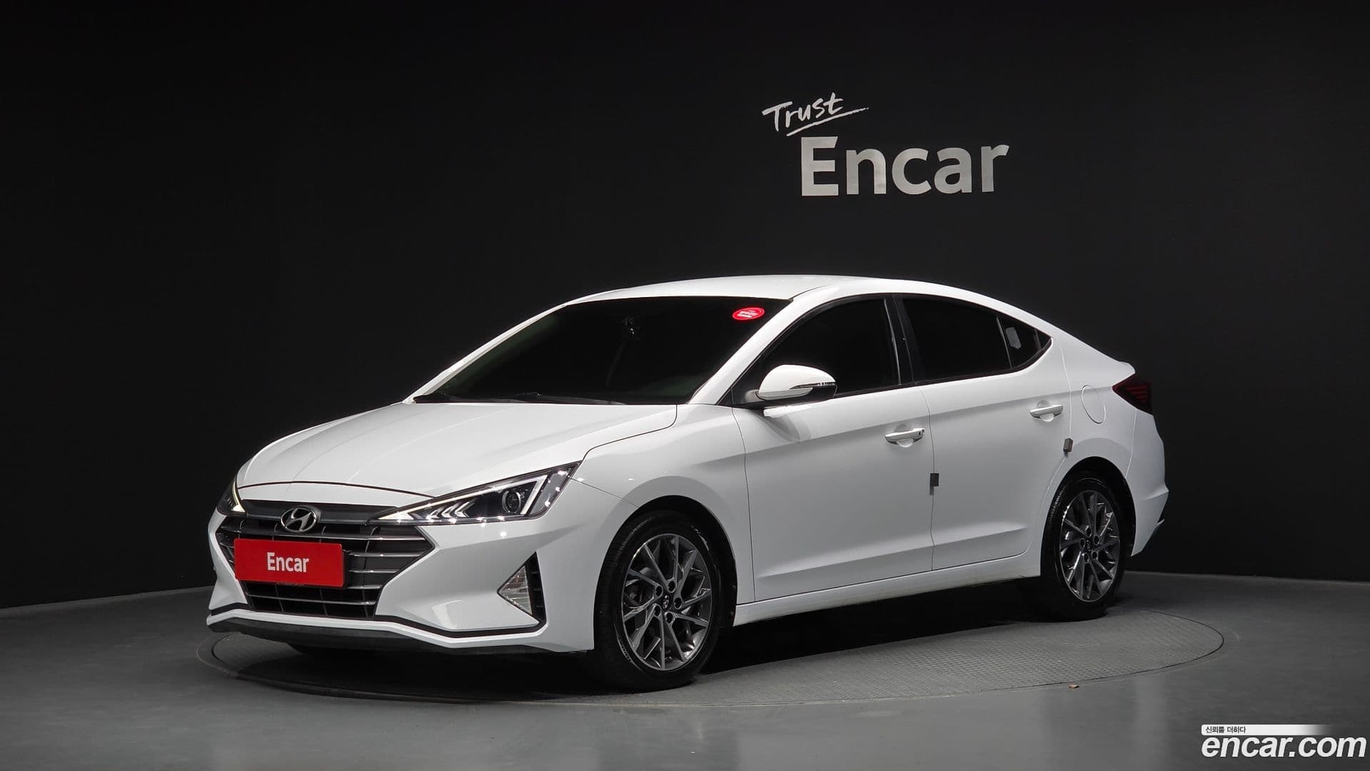 Main__Slider__Photo:AVANTE Hyundai 2019.9-0