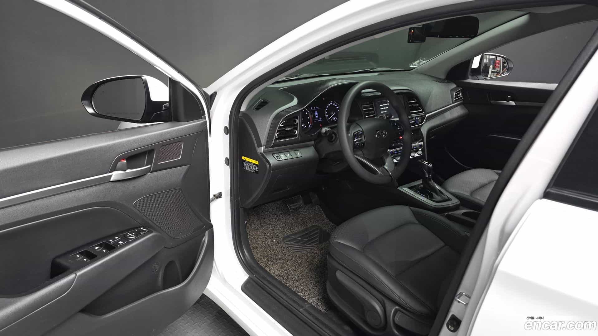 AVANTE Hyundai 2019.9-INNER-010