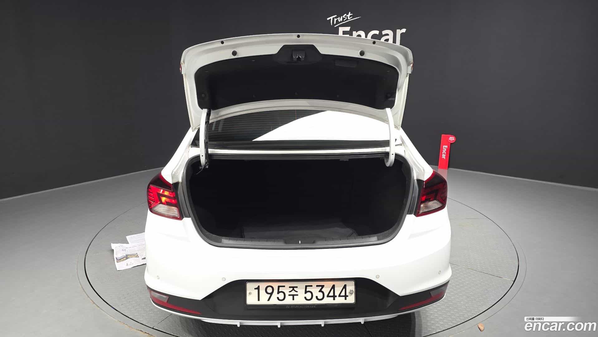 AVANTE Hyundai 2019.9-OPTION-024