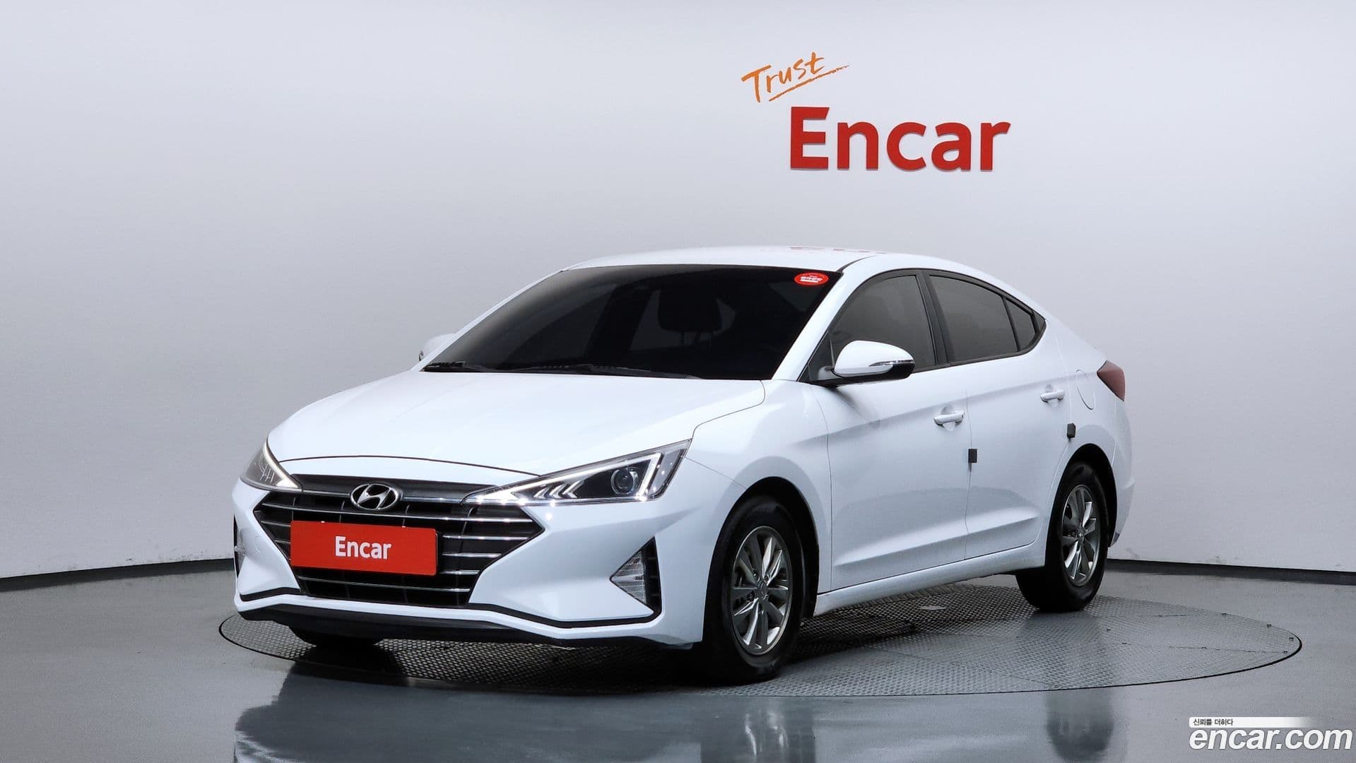 Main__Slider__Photo:AVANTE Hyundai 2019.8-0
