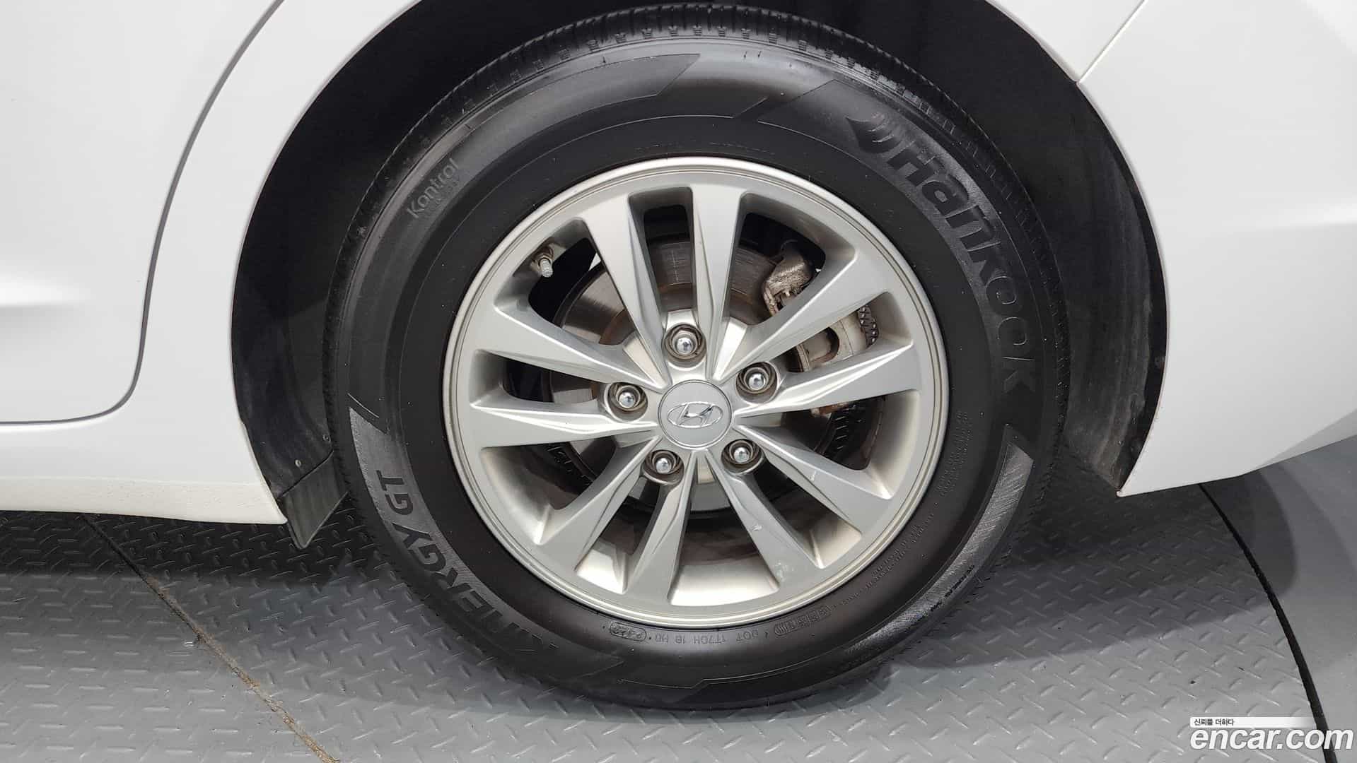 AVANTE Hyundai 2019.8-OUTER-031