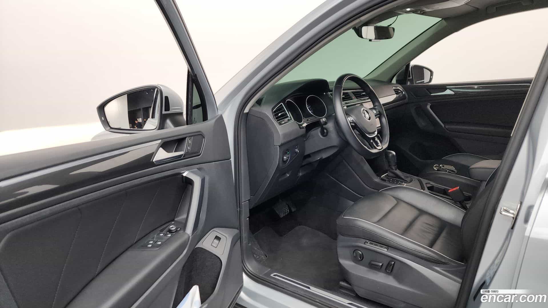 Tiguan Volkswagen 2020.6-INNER-010