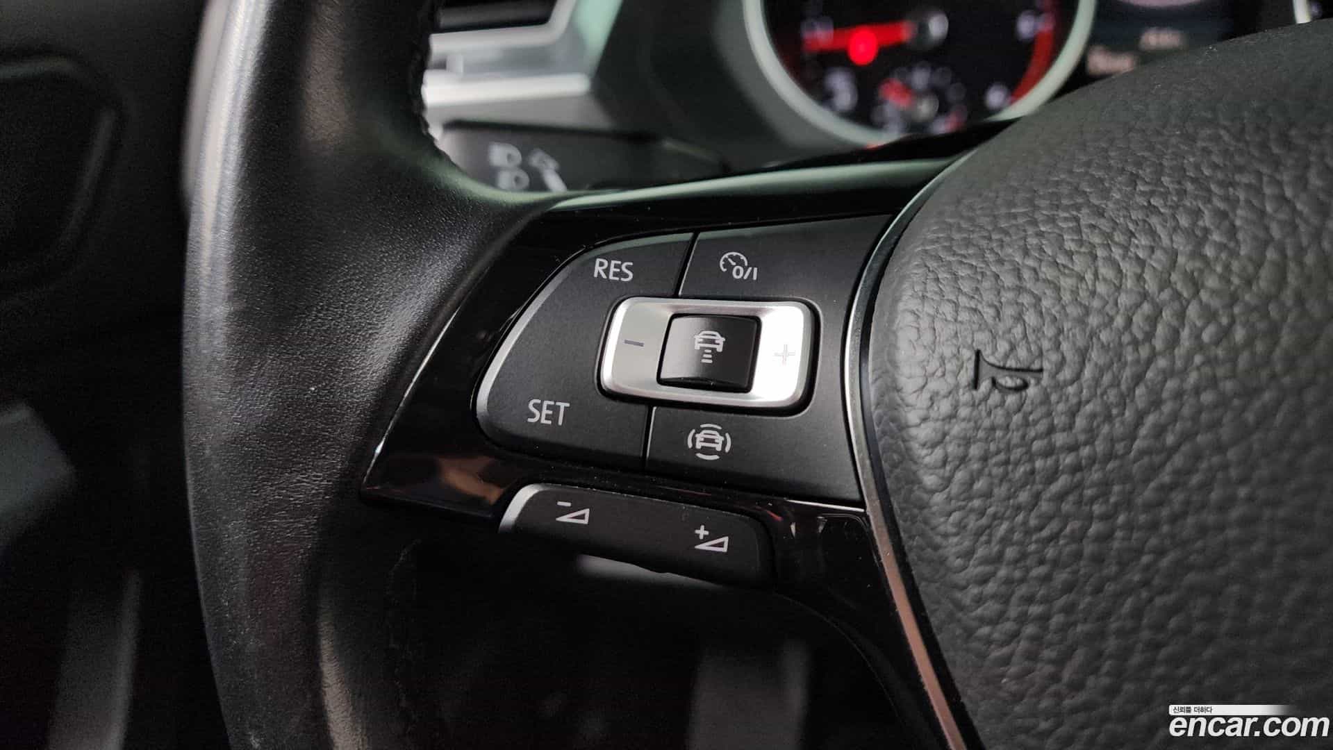 Tiguan Volkswagen 2020.6-OPTION-021
