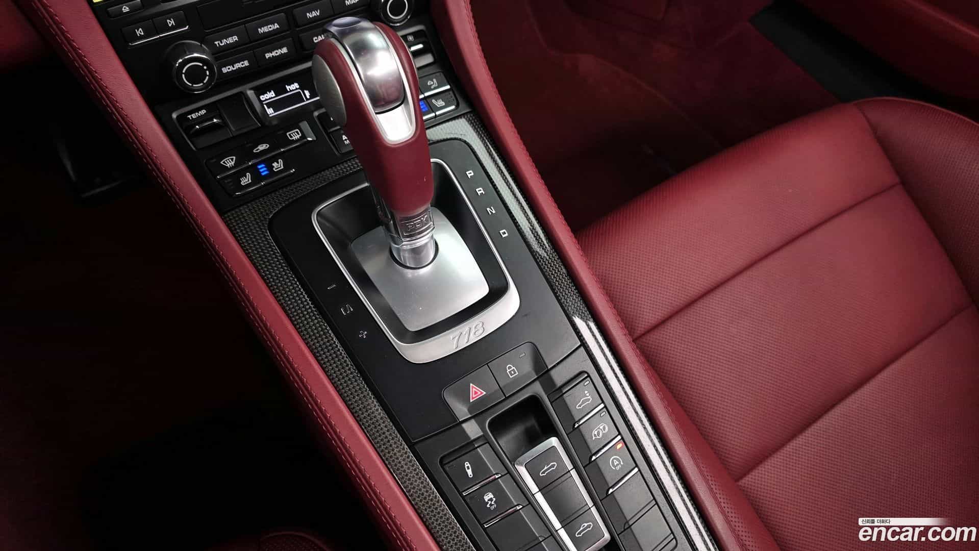 718 Porsche 2022.4-INNER-009