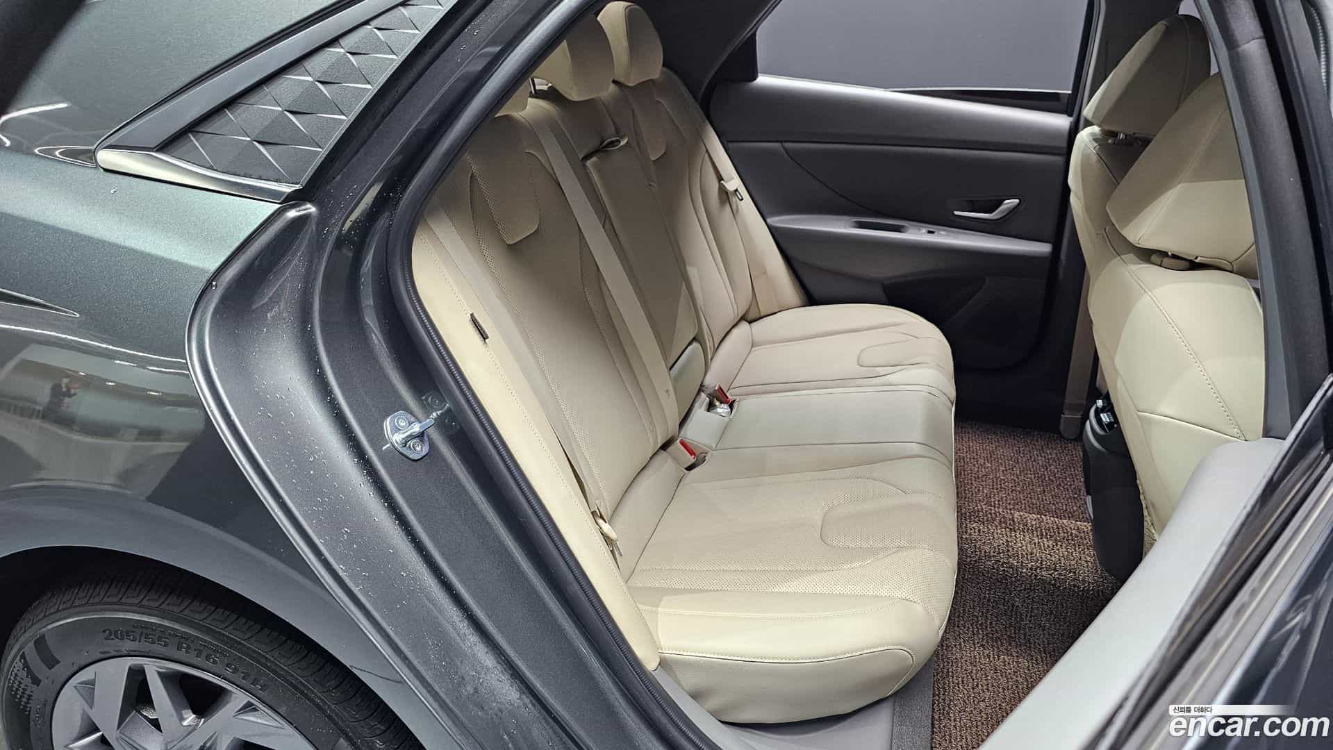 AVANTE Hyundai 2023.9-OPTION-015