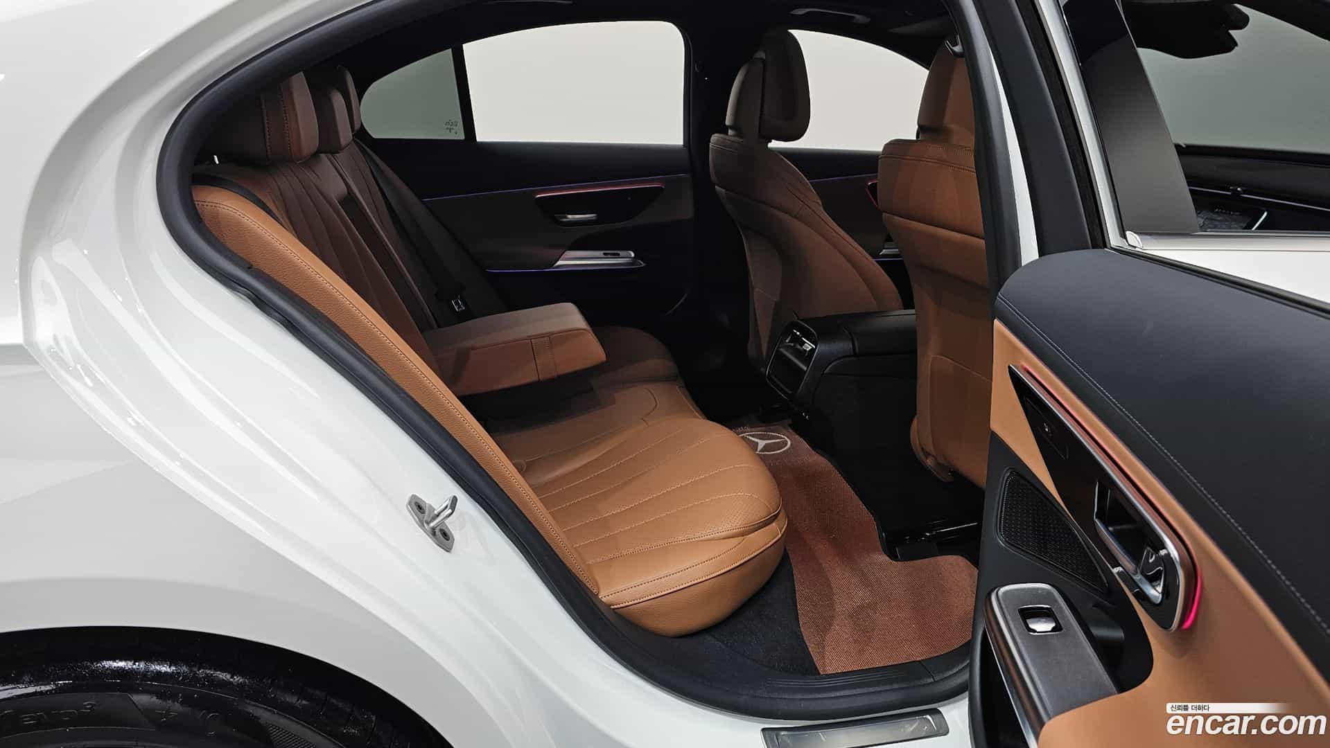 E-Class Mercedes-Benz 2024.8-OPTION-015