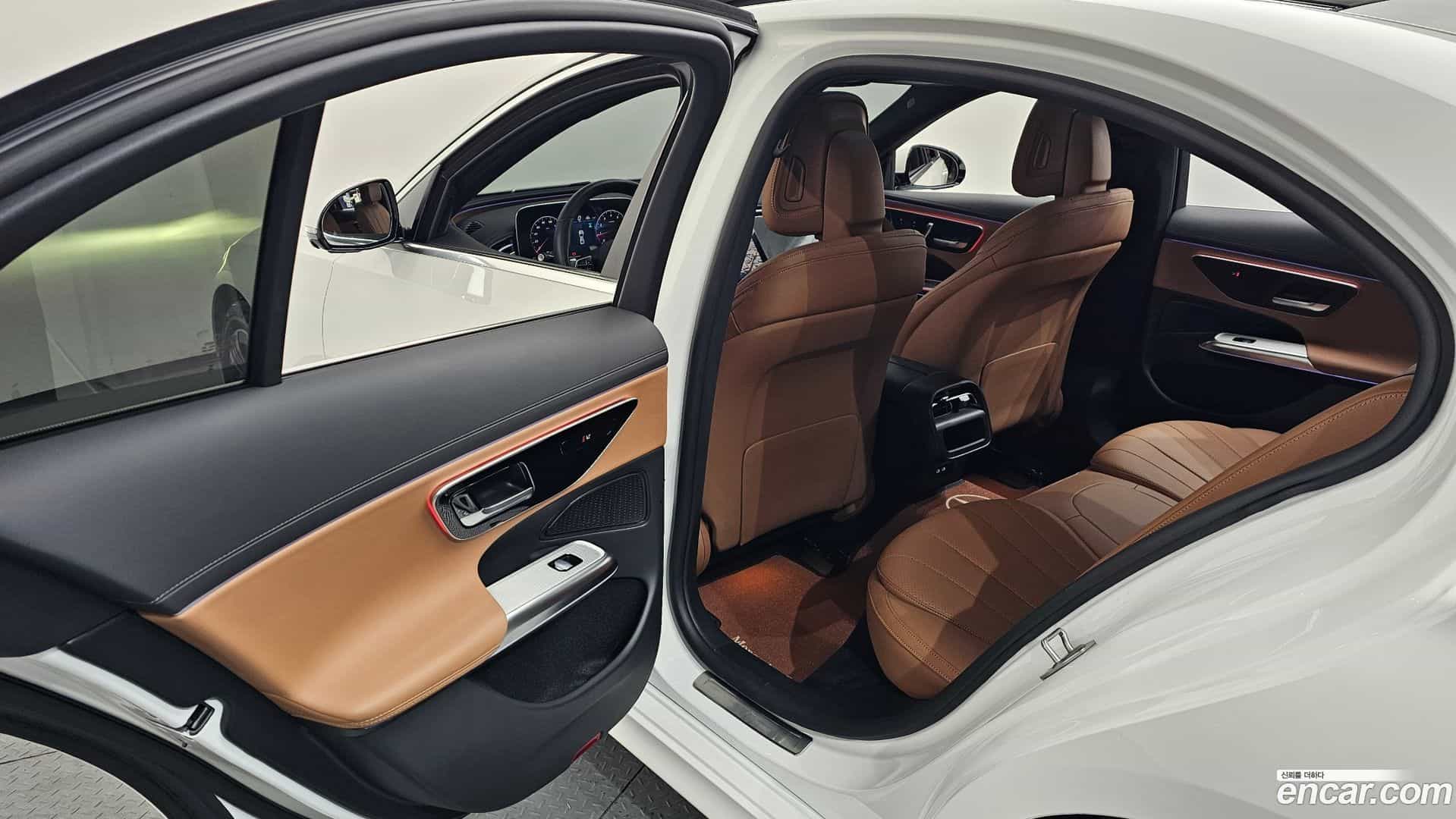 E-Class Mercedes-Benz 2024.8-OPTION-021