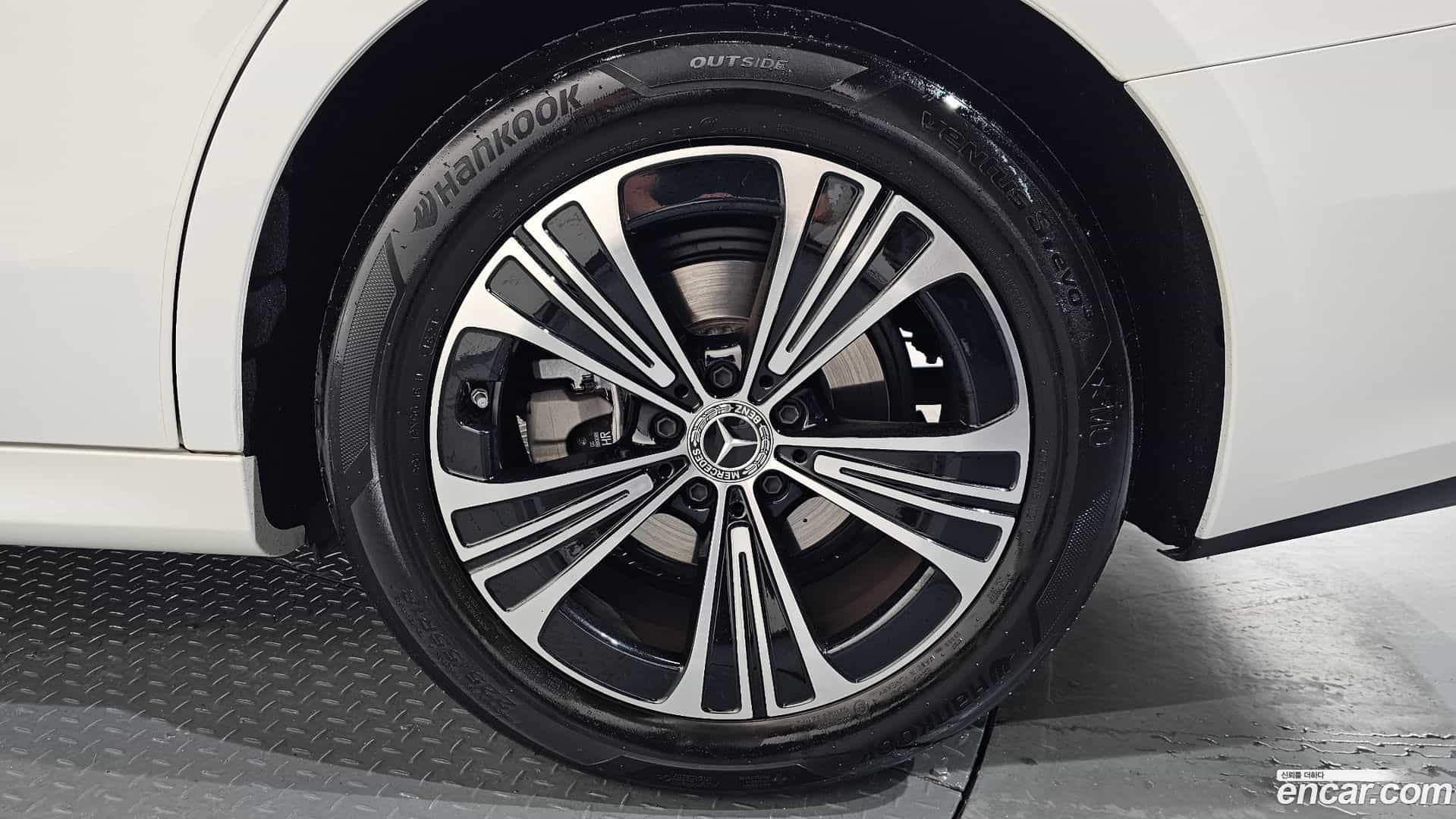 E-Class Mercedes-Benz 2024.8-OUTER-031