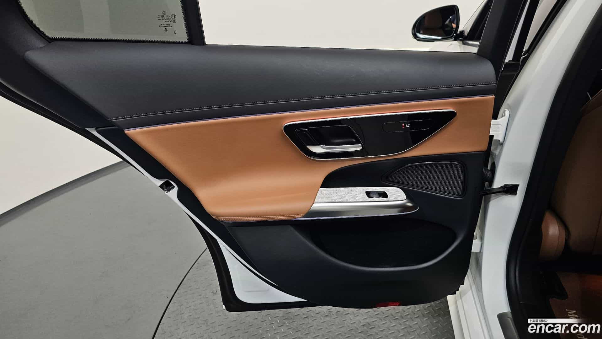 E-Class Mercedes-Benz 2024.8-INNER-035