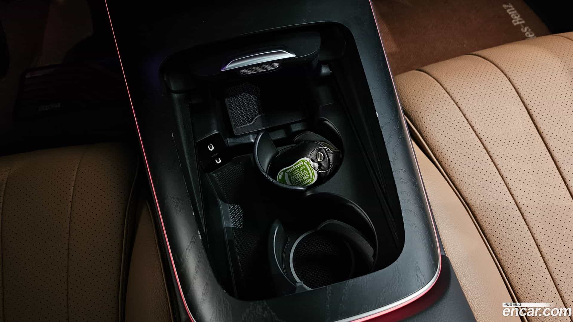 E-Class Mercedes-Benz 2024.8-OPTION-044
