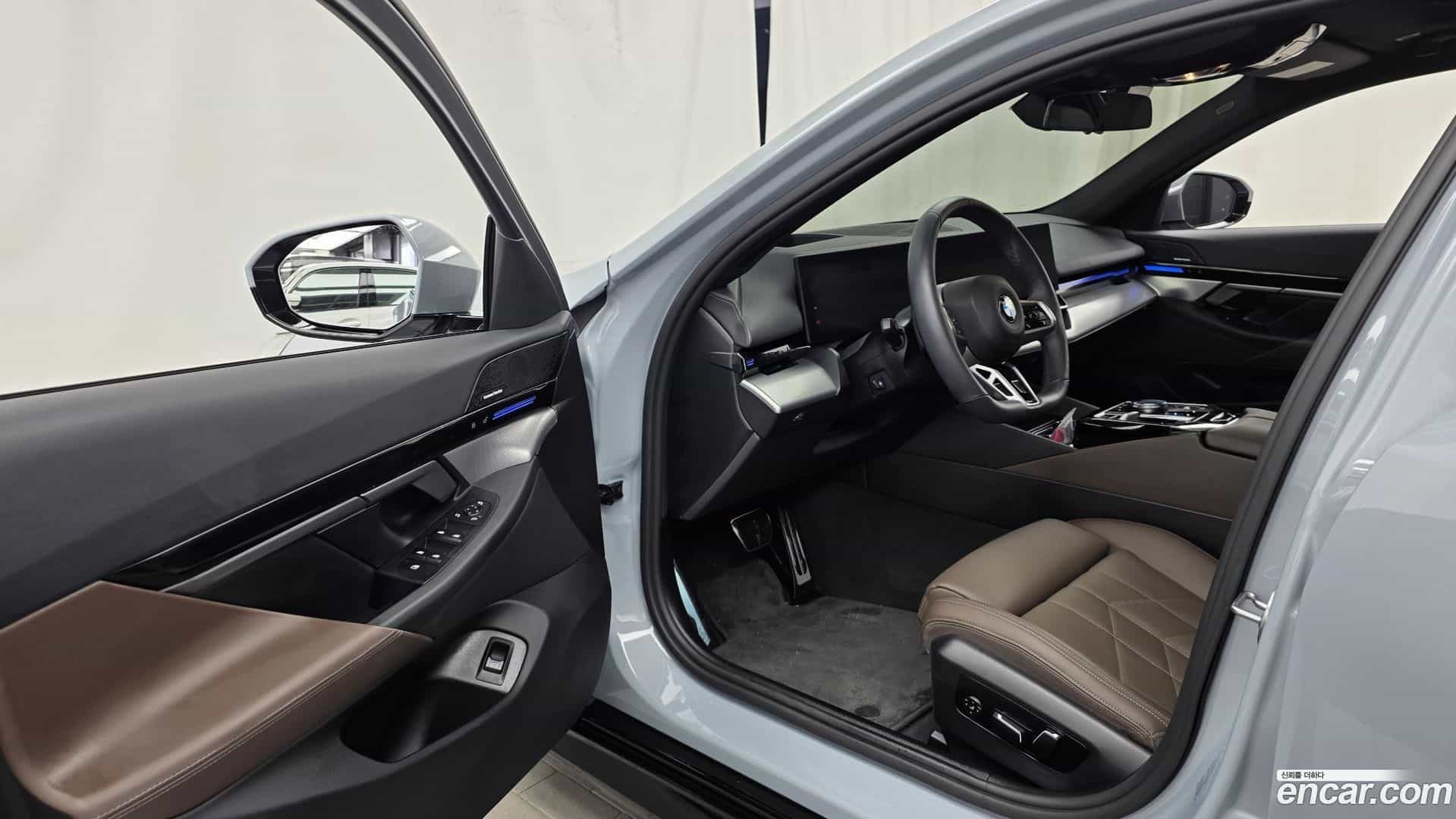 5-Series BMW 2024.6-INNER-010
