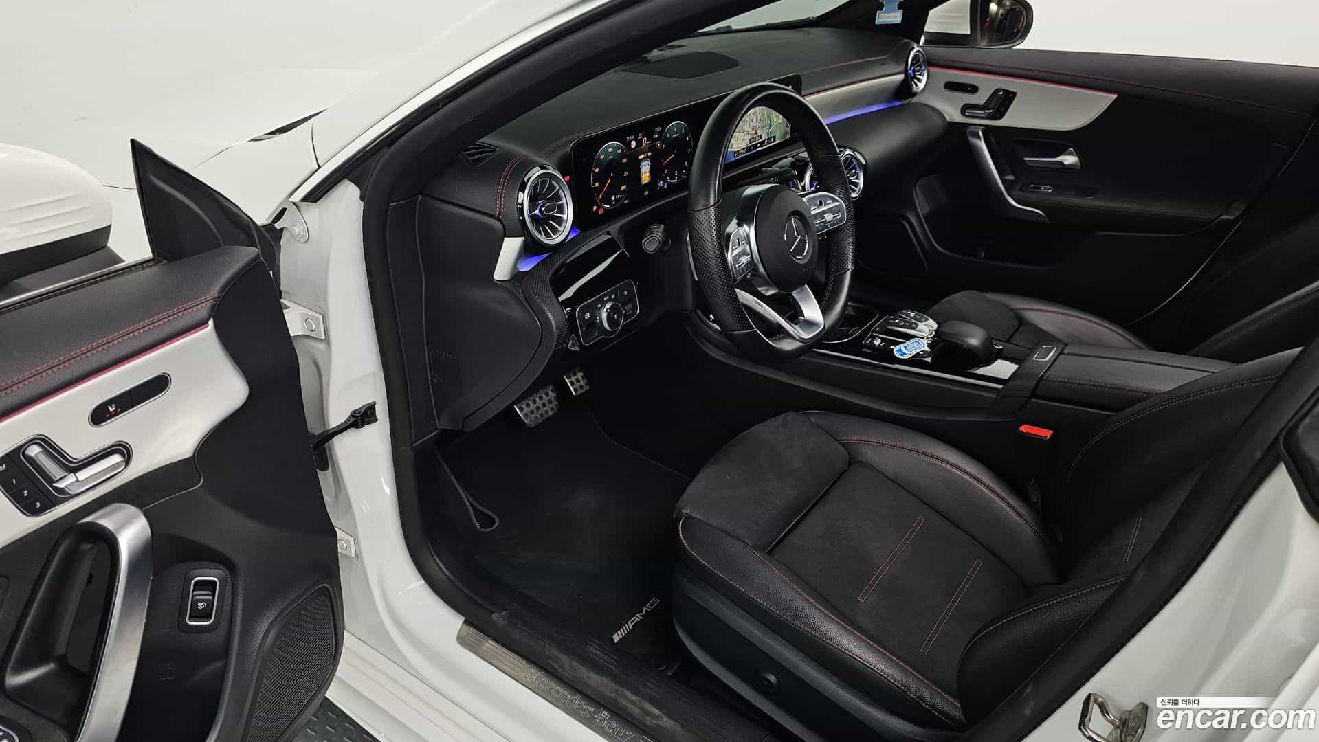 CLA-Class Mercedes-Benz 2023.4-INNER-010