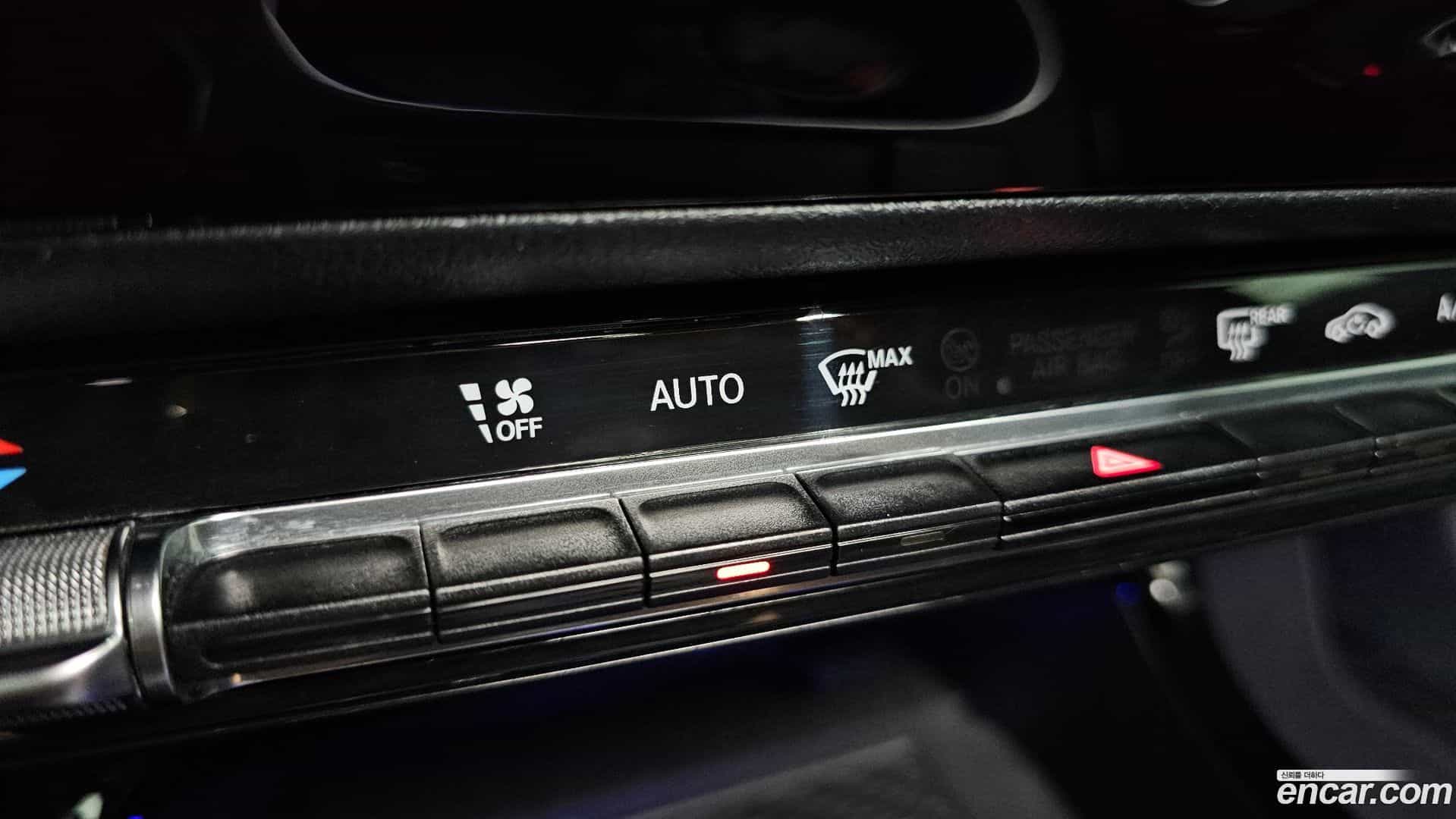 CLA-Class Mercedes-Benz 2023.4-OPTION-042