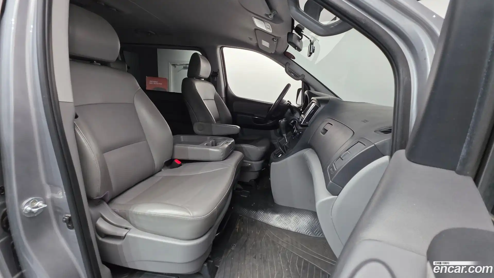Starex Hyundai 2018.8-INNER-010