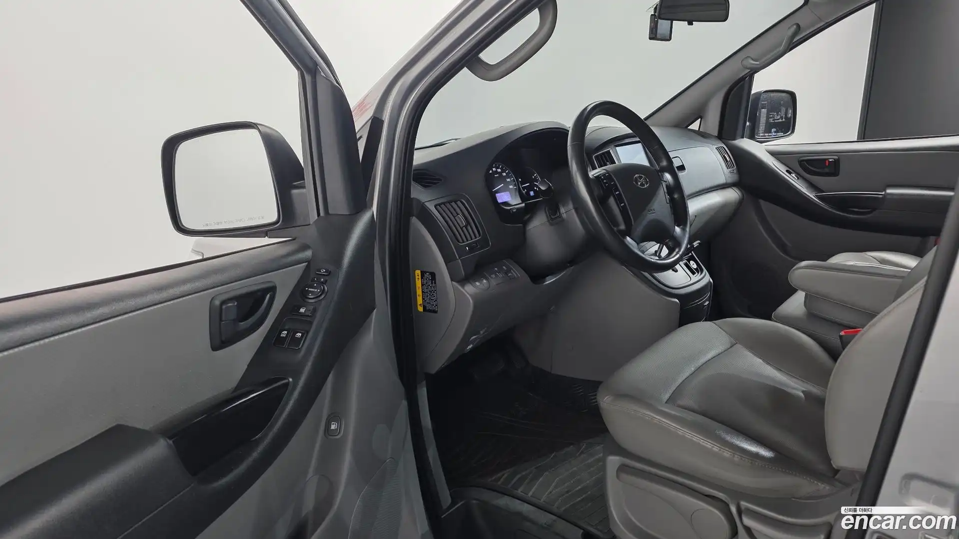 Starex Hyundai 2018.8-OPTION-015