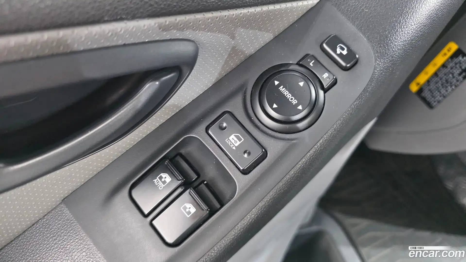 Starex Hyundai 2018.8-OPTION-016