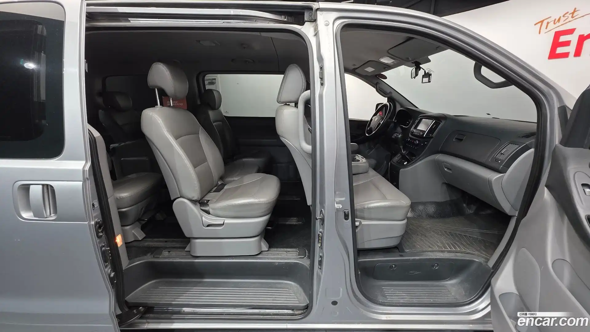 Starex Hyundai 2018.8-OPTION-023