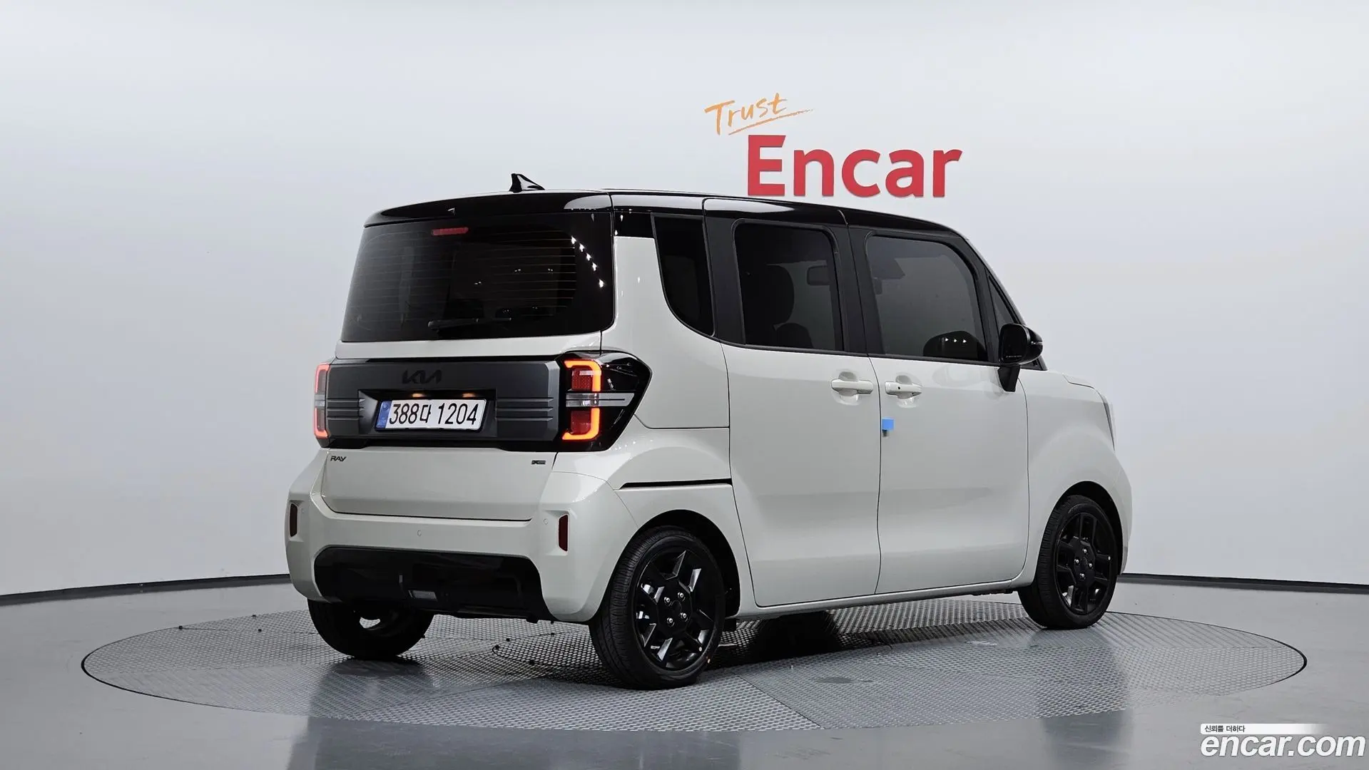 Main__Slider__Photo:RAY Kia 2026.1-1