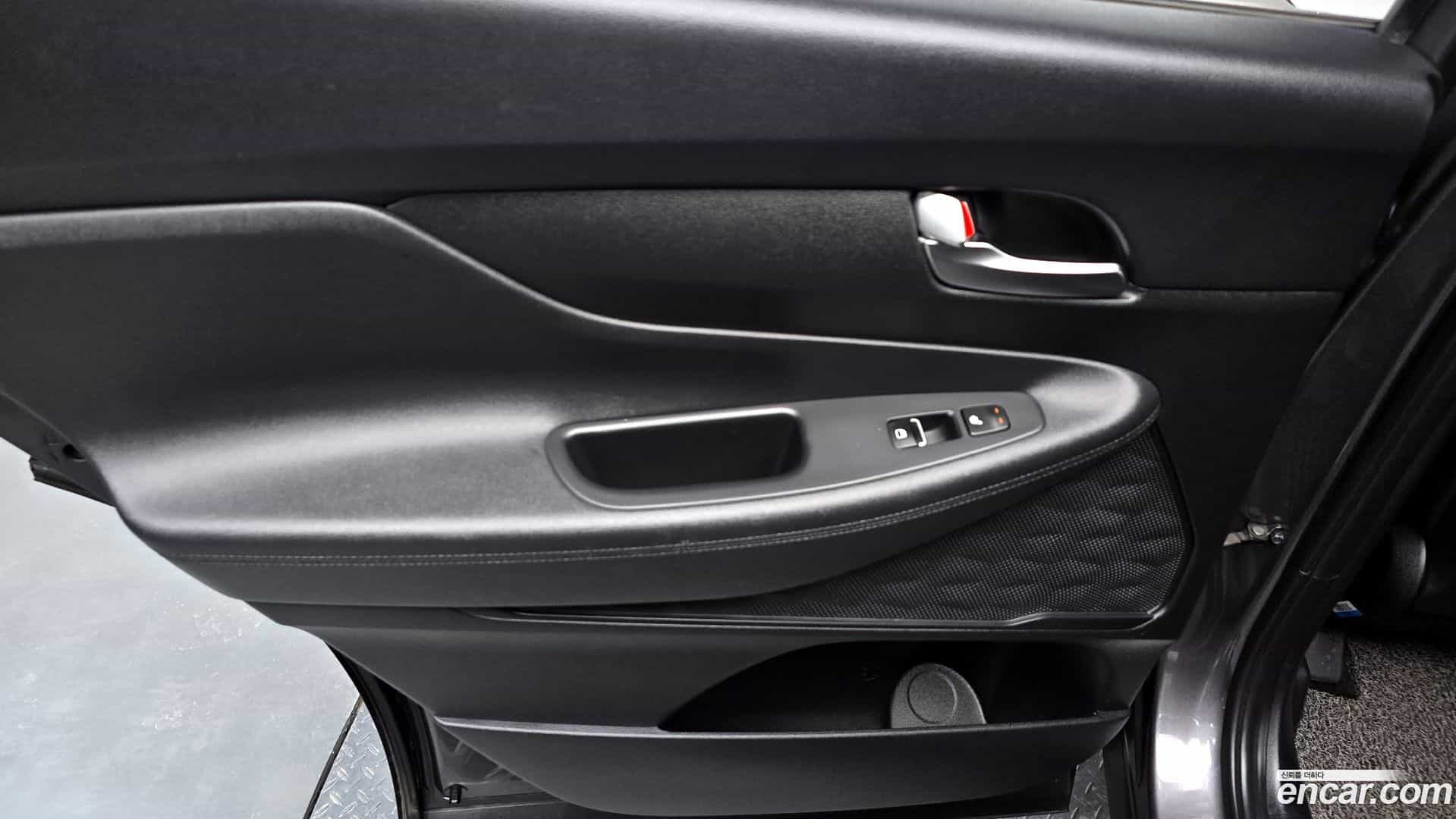 Santafe Hyundai 2018.10-INNER-035