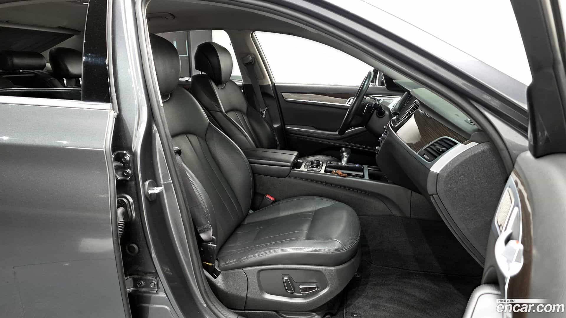 G80 Genesis 2016.8-INNER-036