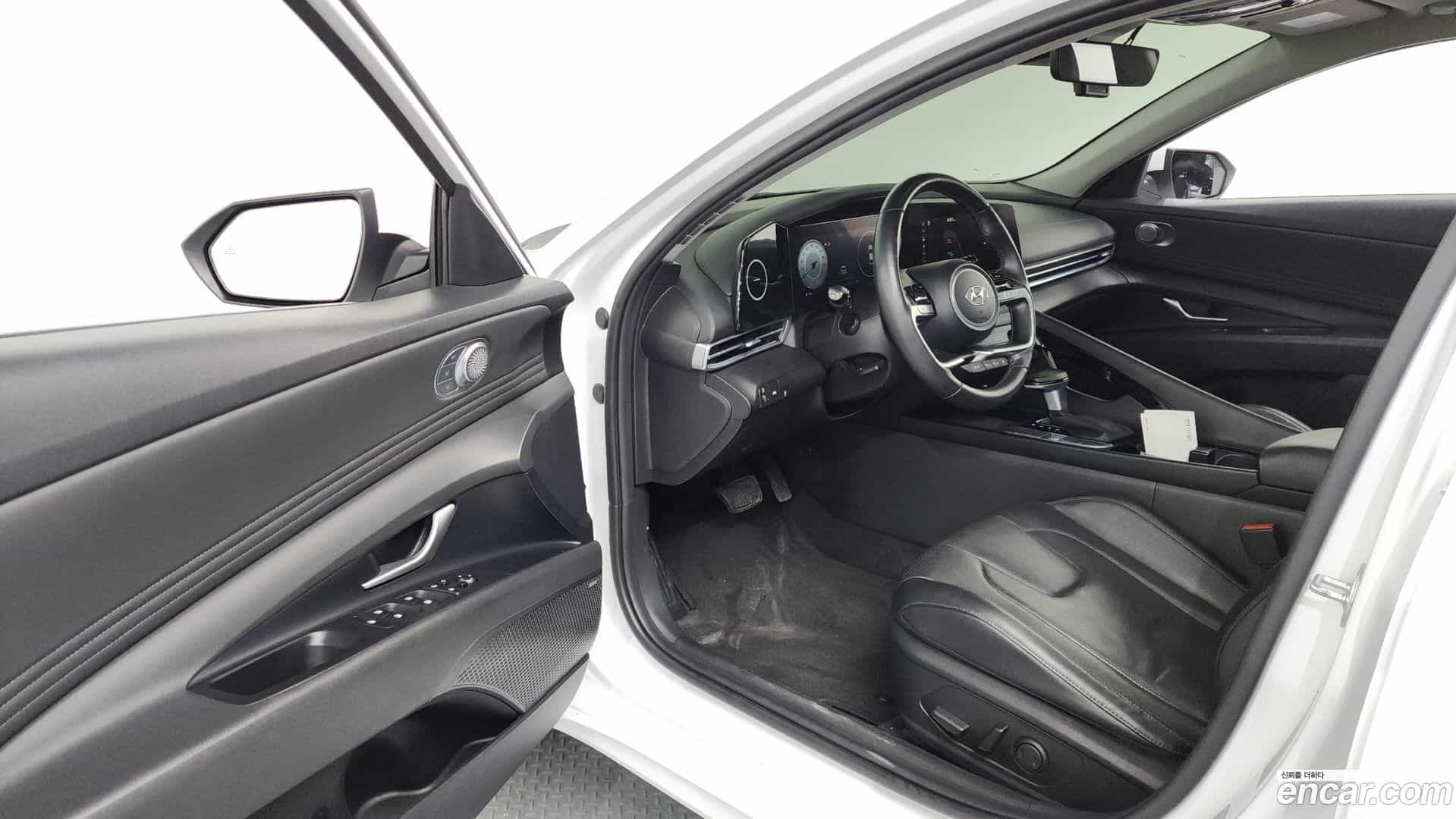 AVANTE Hyundai 2022.10-INNER-010