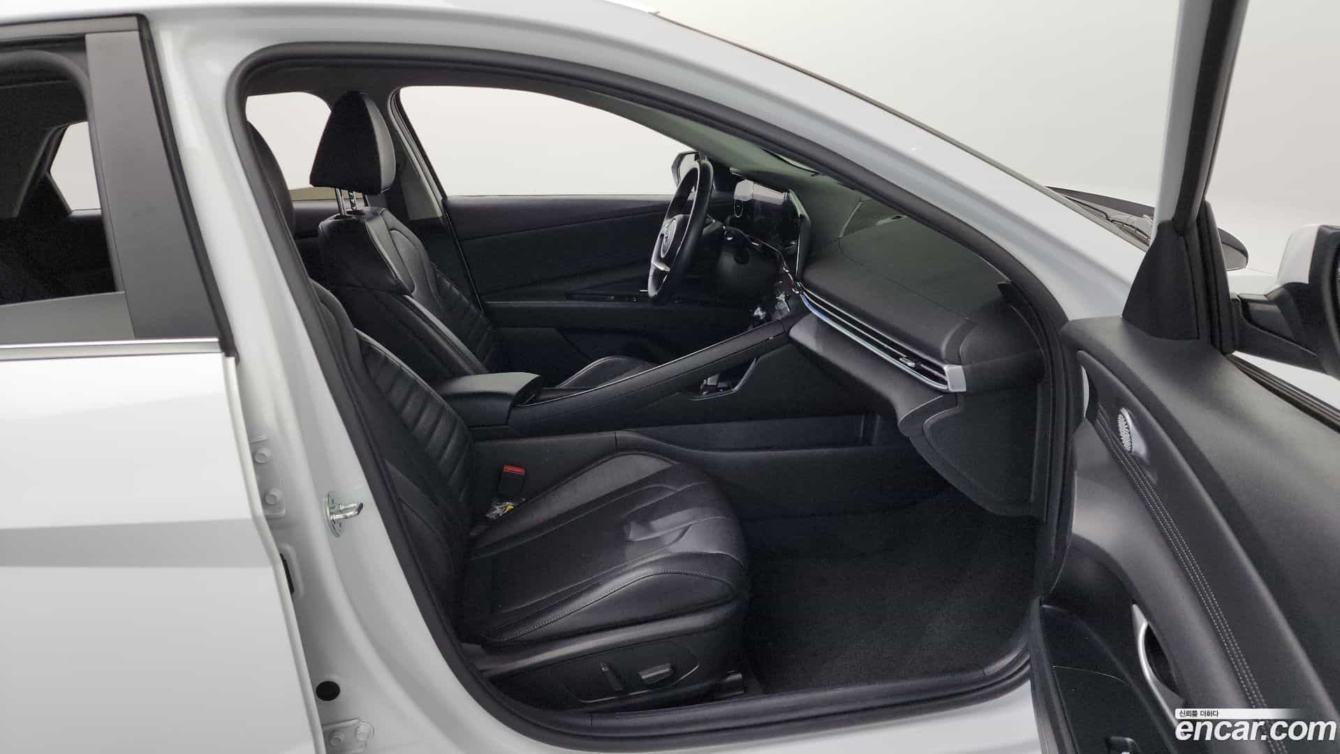 AVANTE Hyundai 2022.10-INNER-036