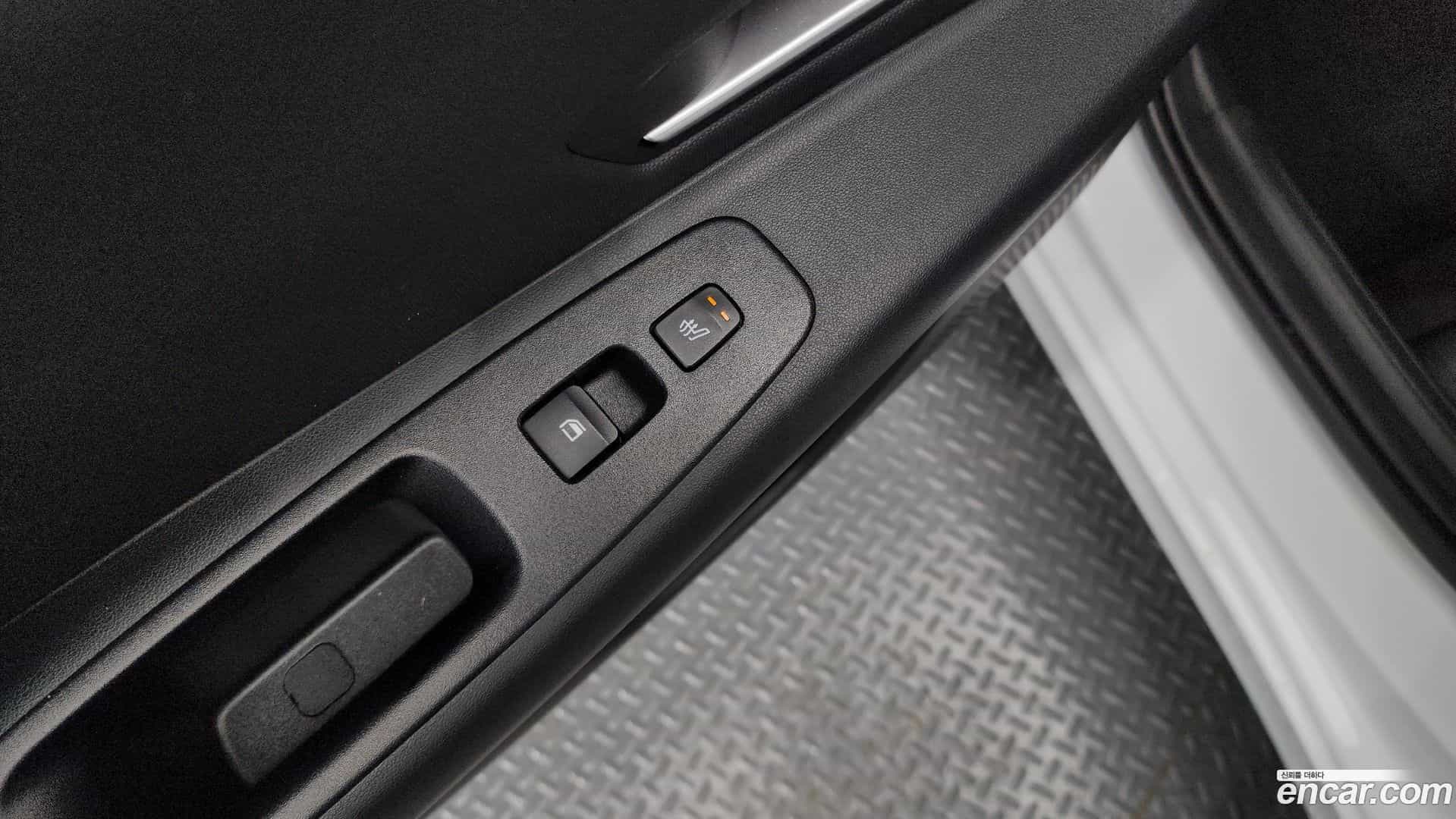 AVANTE Hyundai 2022.10-OPTION-040