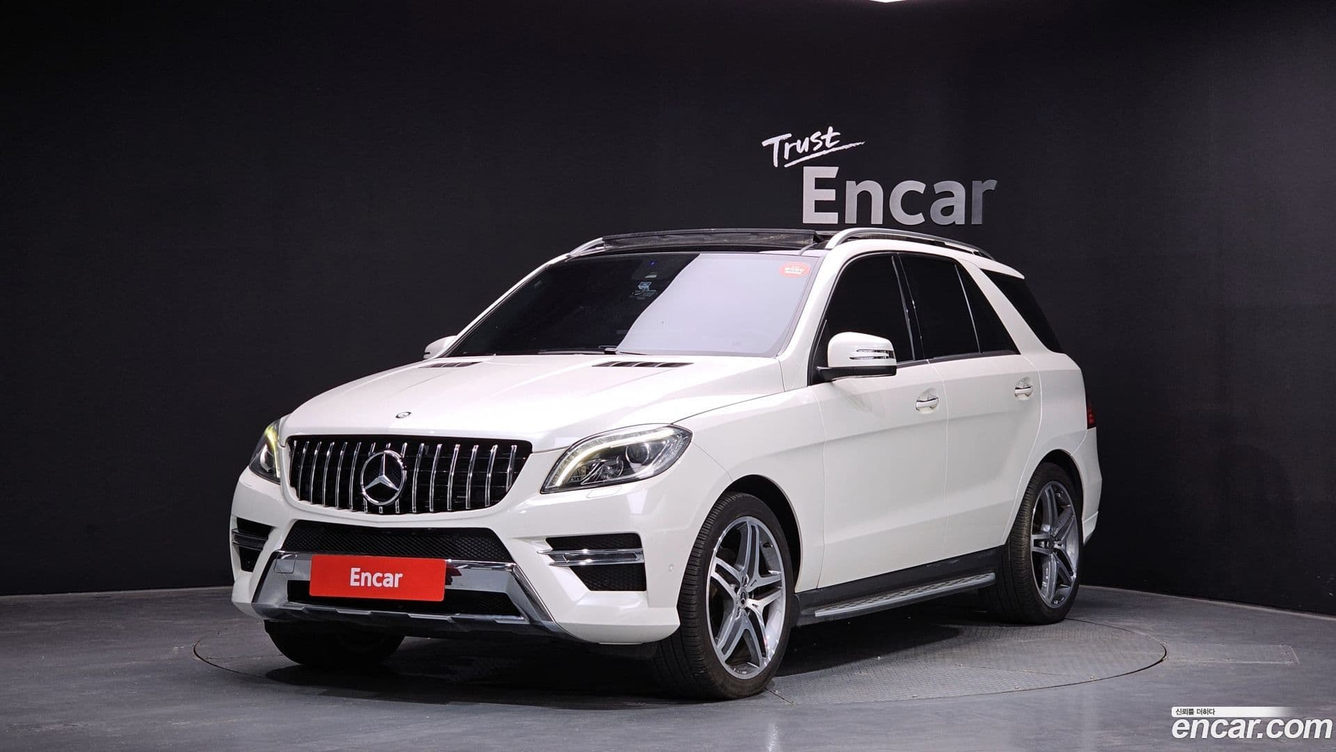 Main__Slider__Photo:M-class Mercedes-Benz 2013.3-0