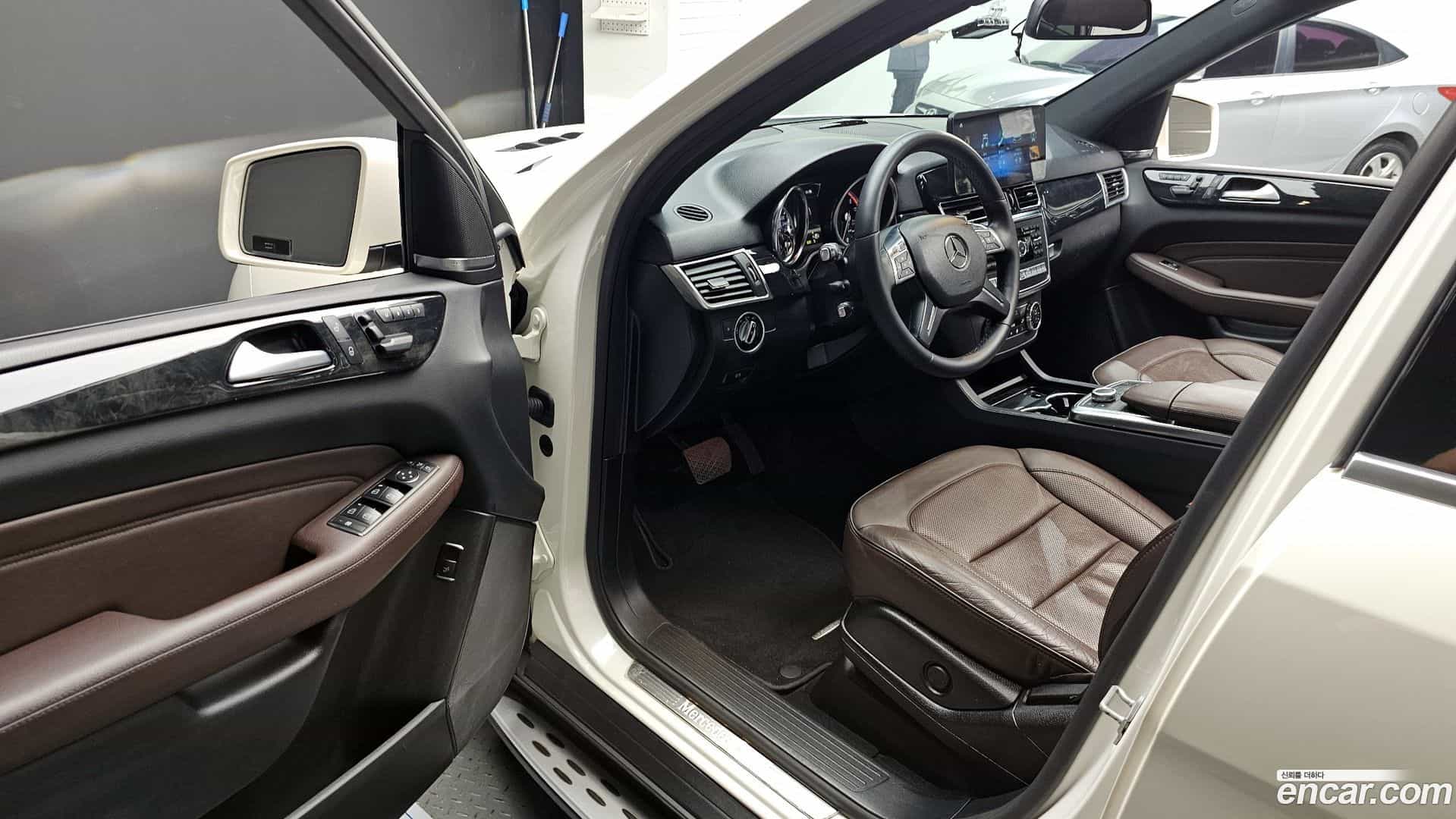 M-class Mercedes-Benz 2013.3-INNER-010