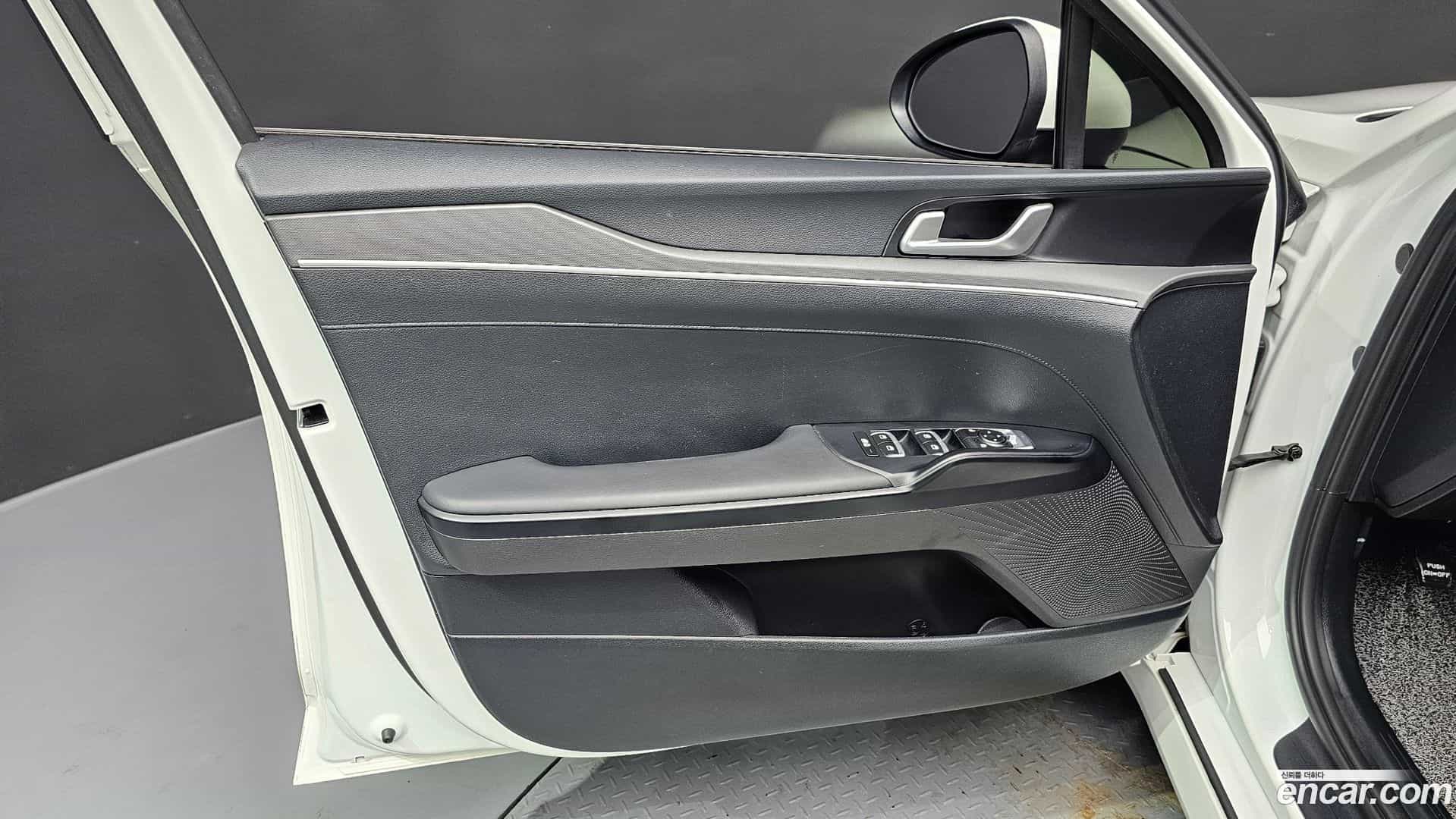 K5 Kia 2022.1-INNER-034