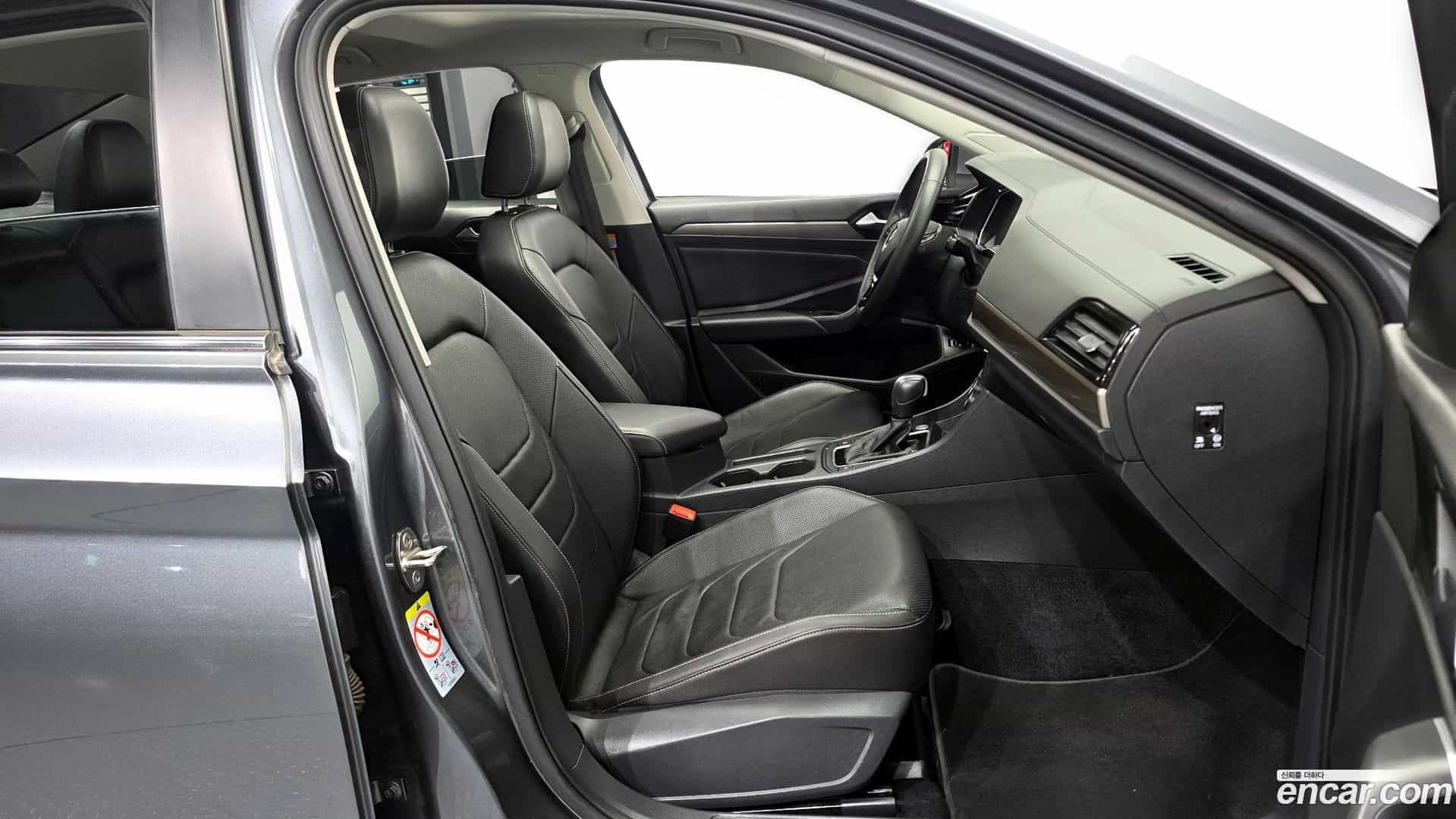 Jetta Volkswagen 2020.11-OPTION-015