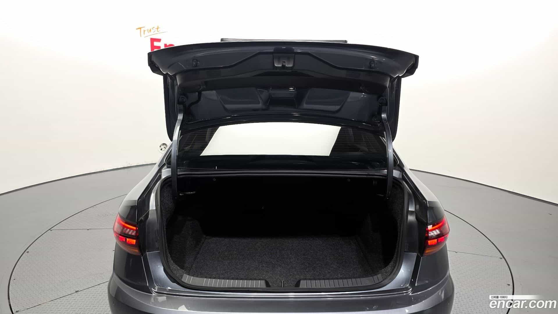 Jetta Volkswagen 2020.11-OPTION-044