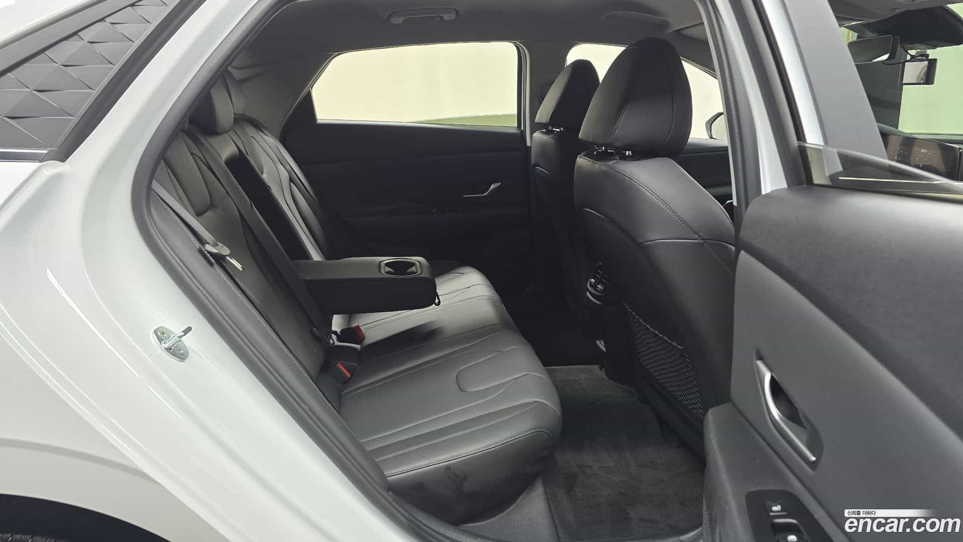 AVANTE Hyundai 2023.8-OPTION-015