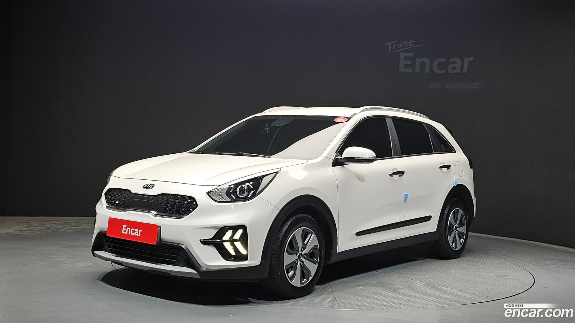 Main__Slider__Photo:Niro Kia 2020.3-0