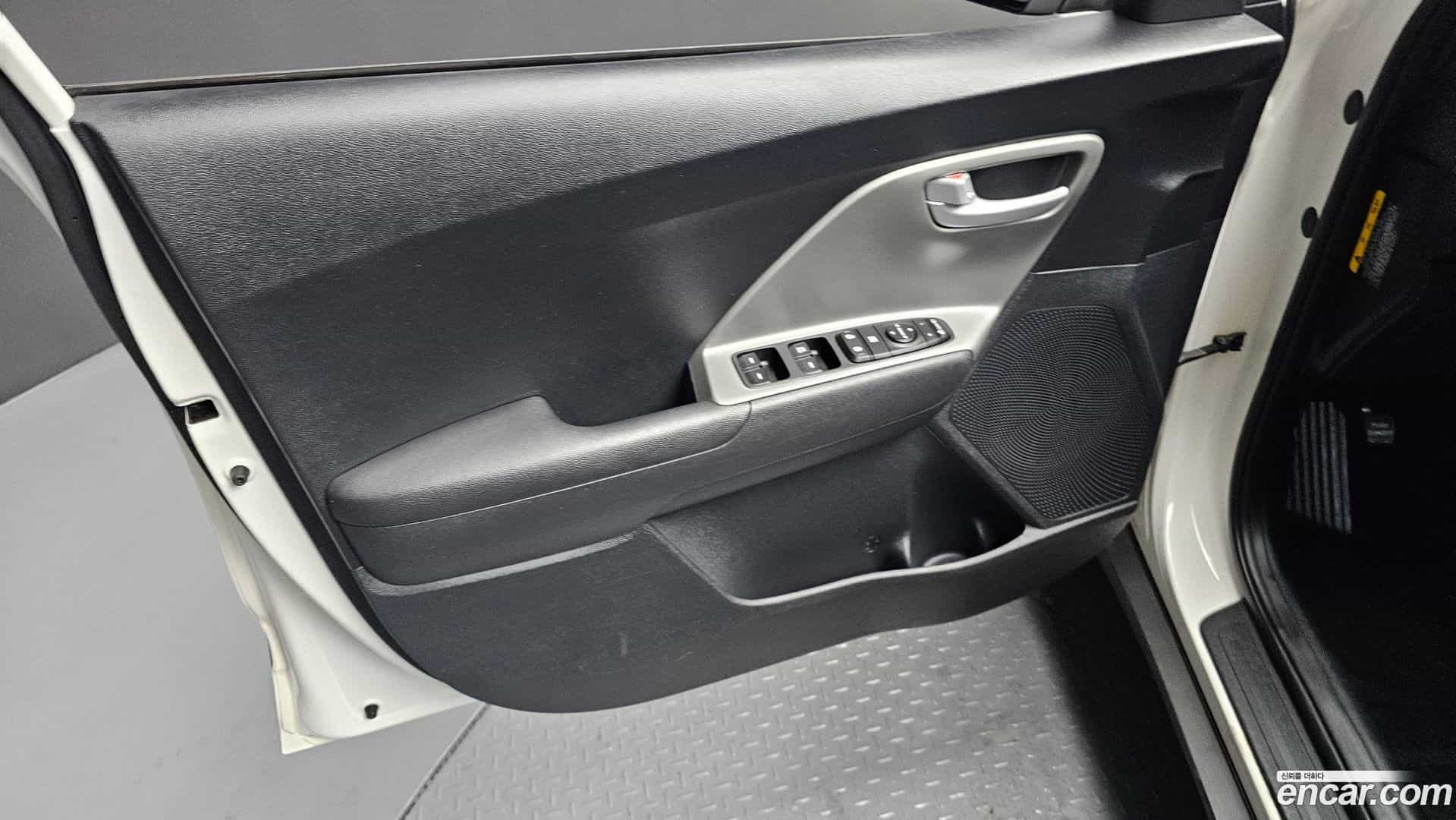 Niro Kia 2020.3-INNER-034