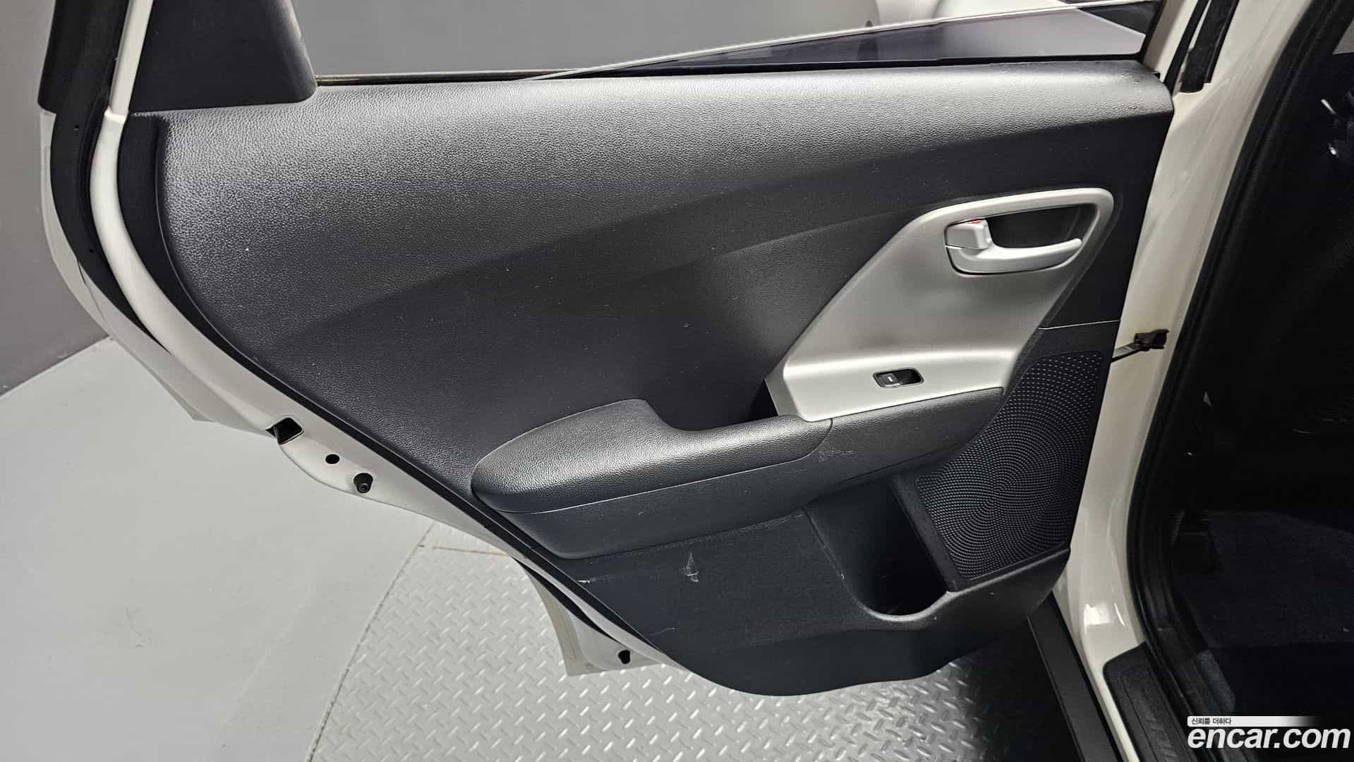 Niro Kia 2020.3-INNER-035