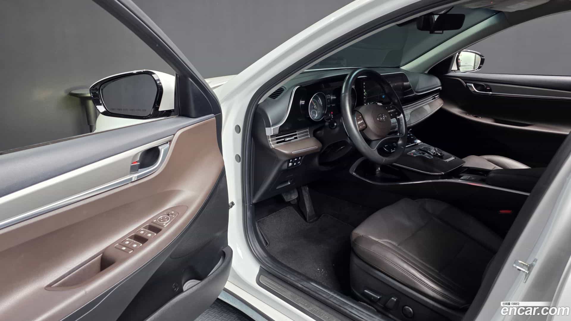Grandeur Hyundai 2020.10-INNER-010