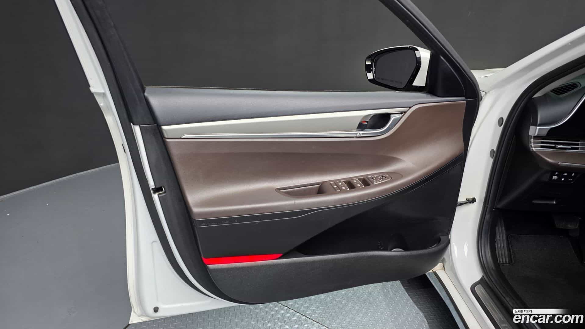 Grandeur Hyundai 2020.10-INNER-034