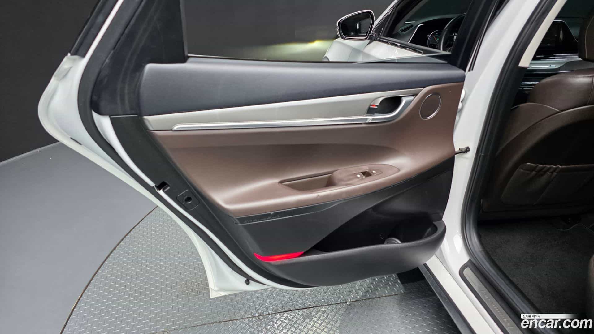 Grandeur Hyundai 2020.10-INNER-035