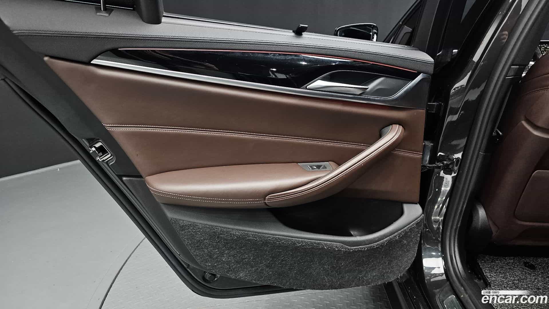 5-Series BMW 2018.4-INNER-035