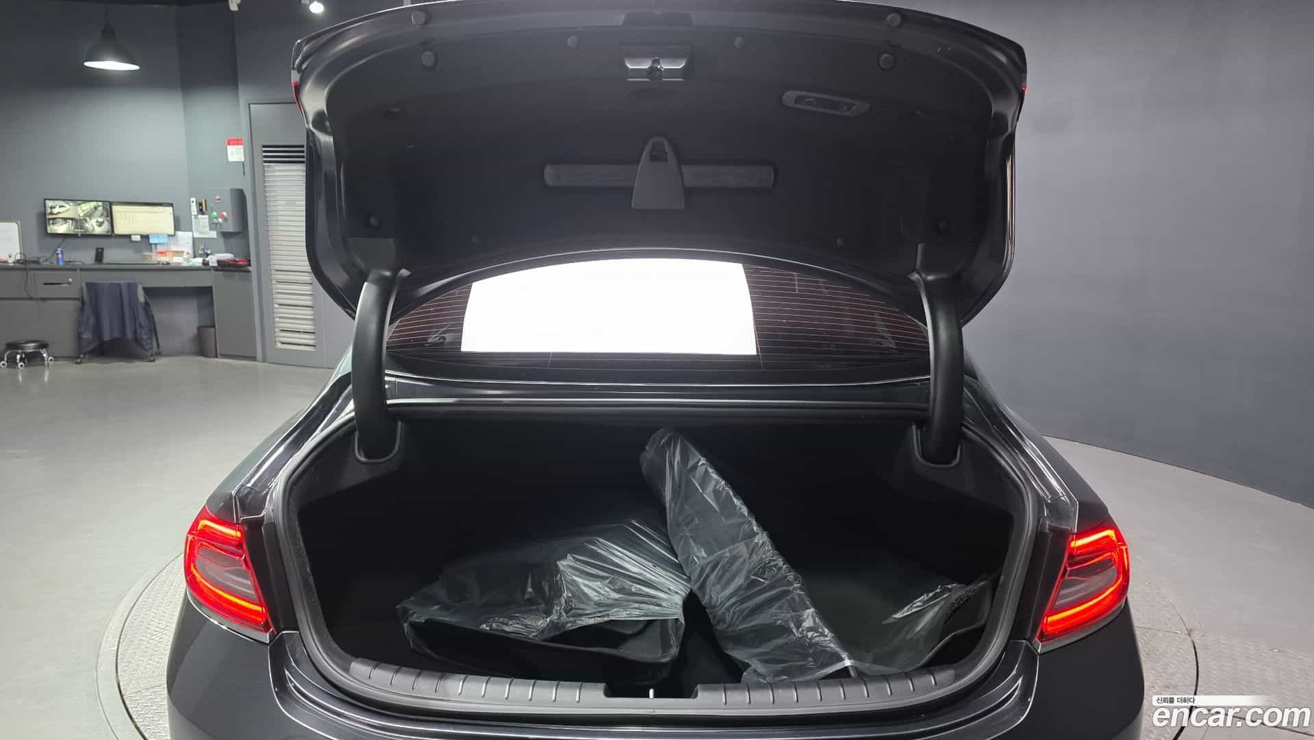 Grandeur Hyundai 2019.9-OPTION-024