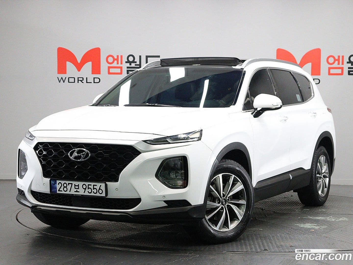 Main__Slider__Photo:Santafe Hyundai 2018.6-0