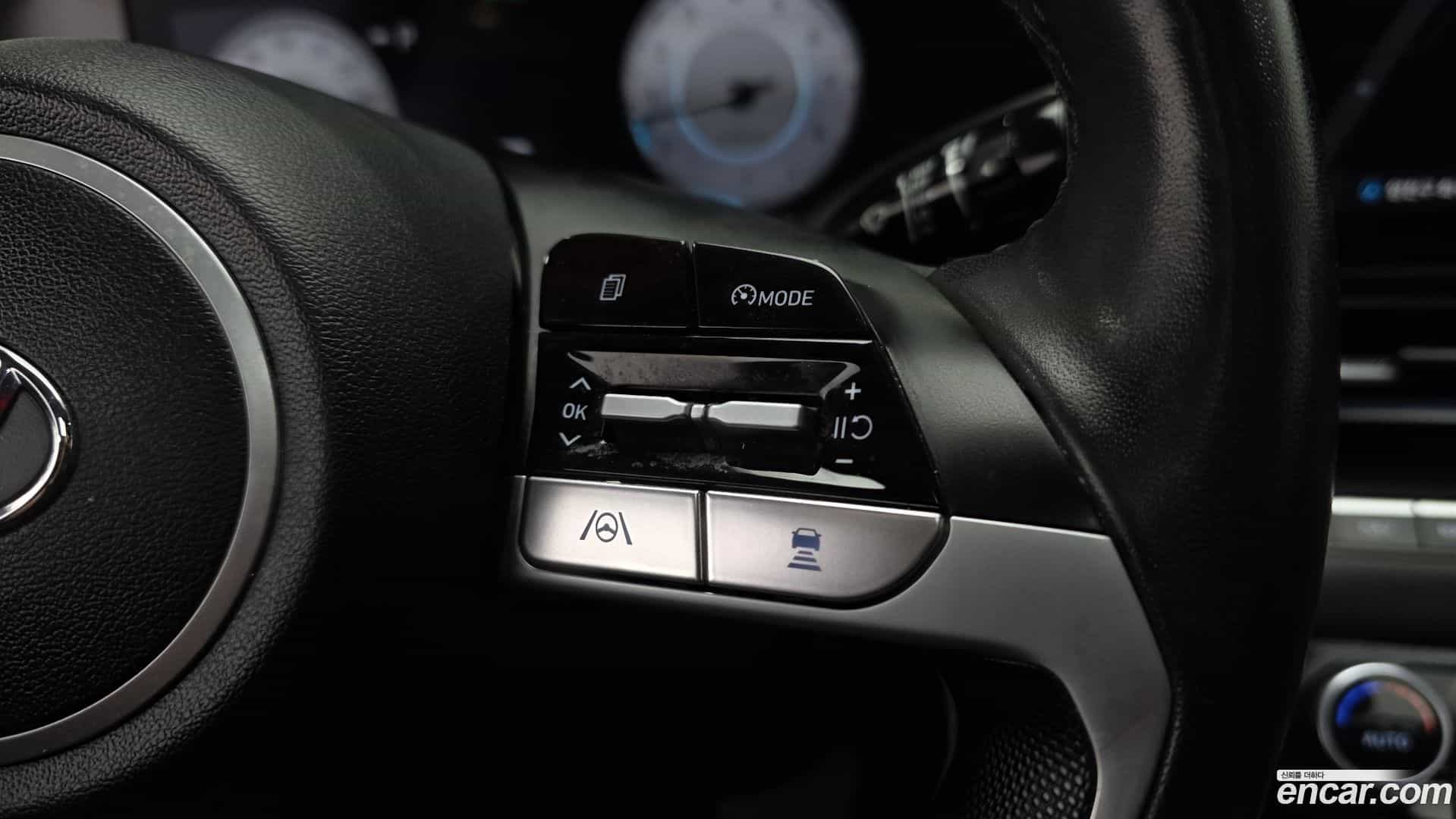 AVANTE Hyundai 2022.10-OPTION-018