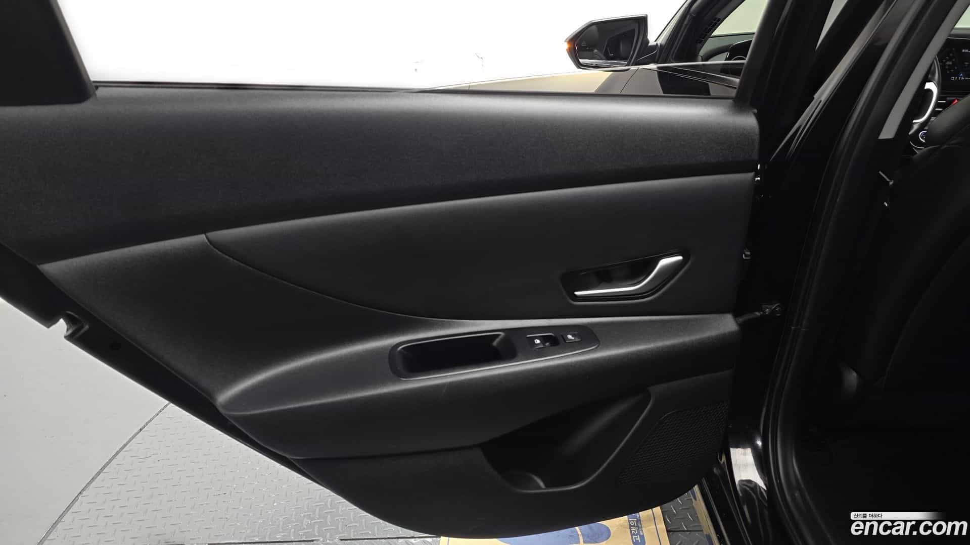 AVANTE Hyundai 2022.10-INNER-035