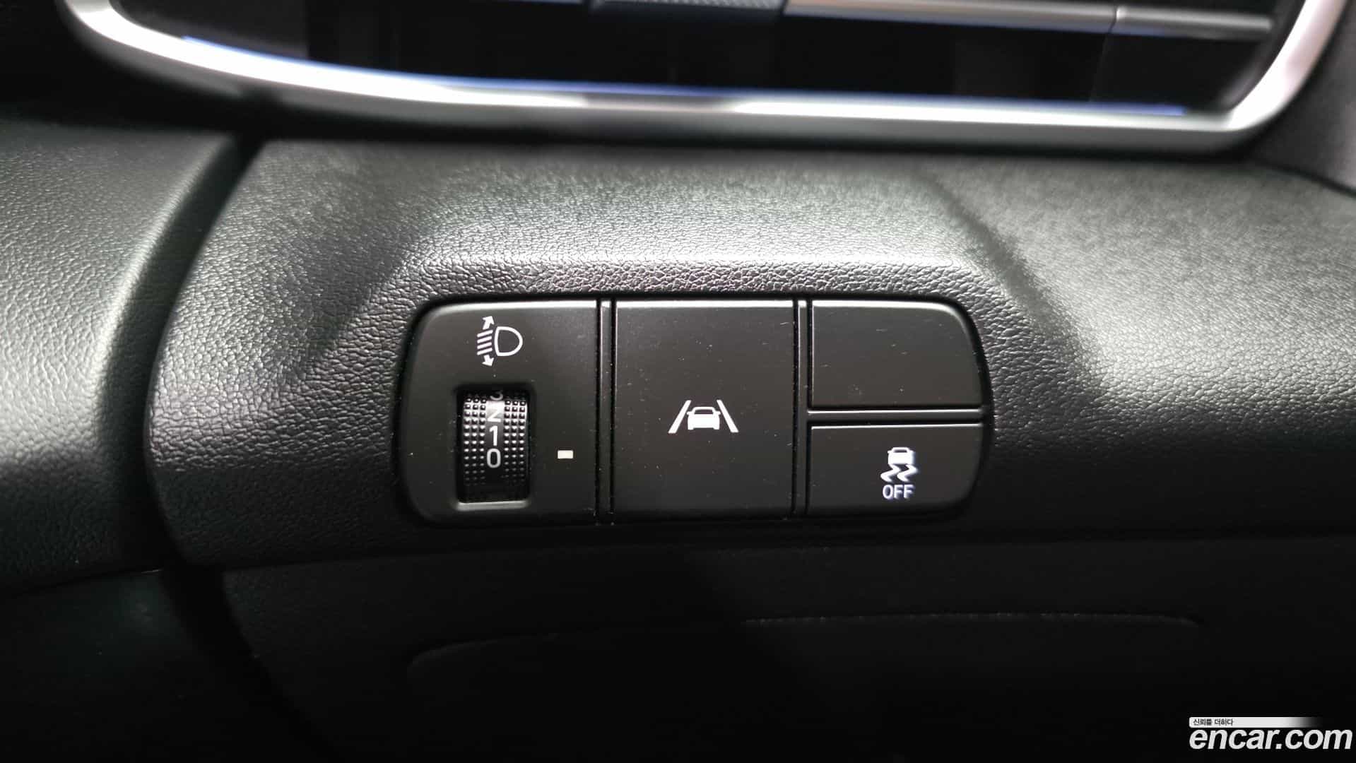 AVANTE Hyundai 2022.10-INNER-036