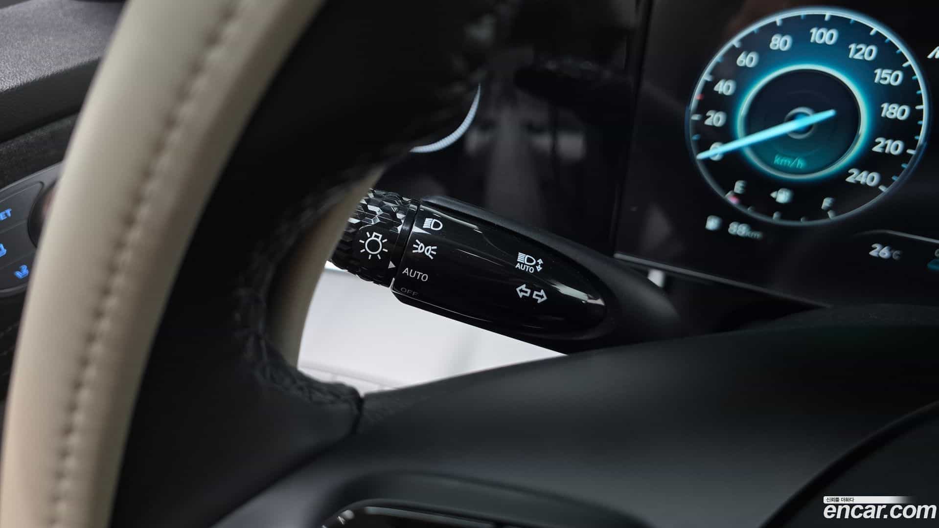 AVANTE Hyundai 2021.11-OPTION-042