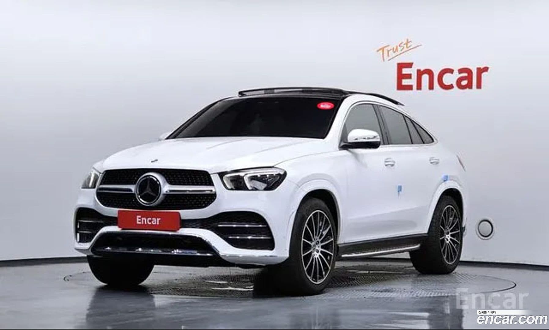 Main__Slider__Photo:GLE-Class Mercedes-Benz 2022.0-0