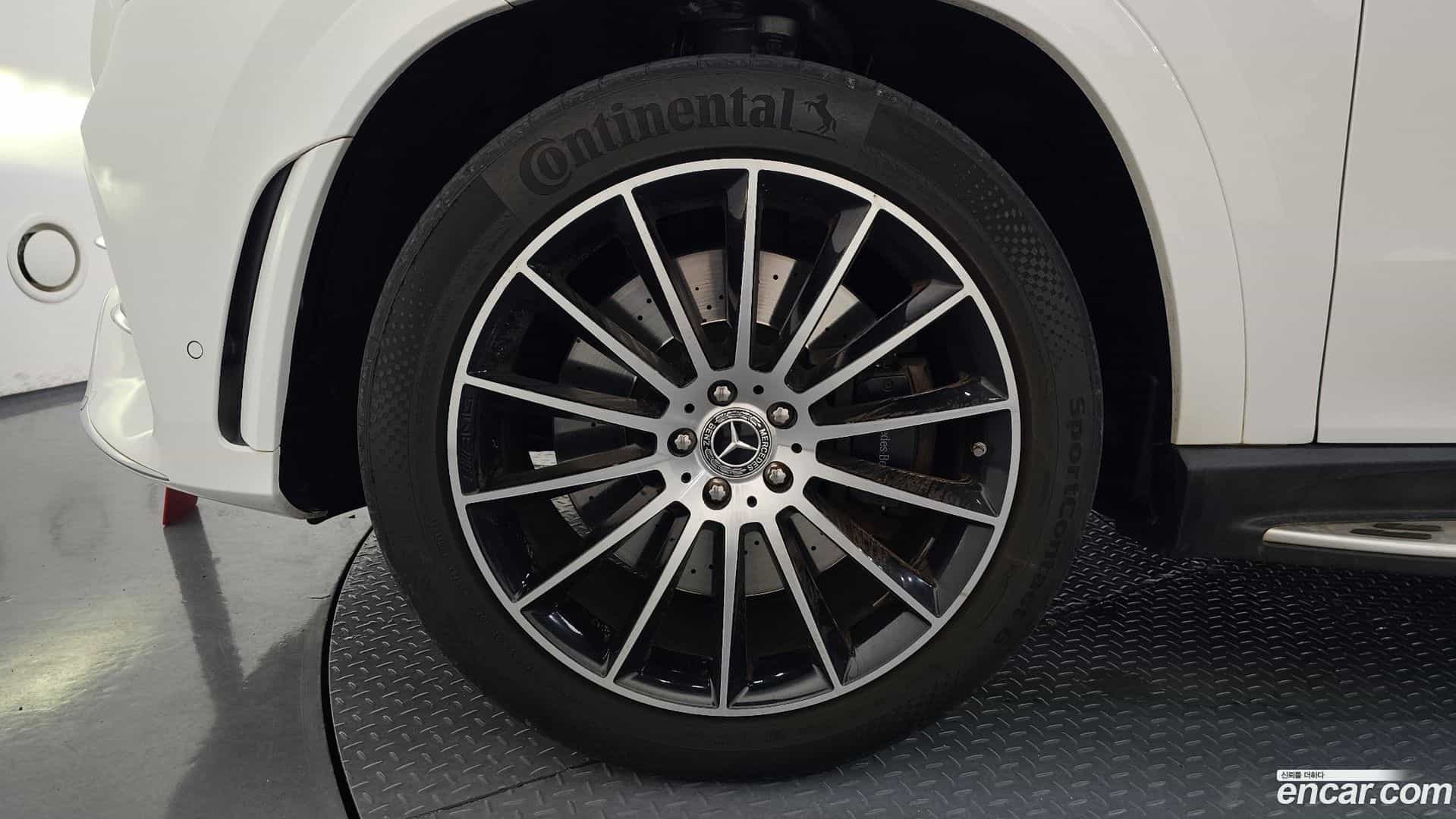 GLE-Class Mercedes-Benz 2022.0-OUTER-005
