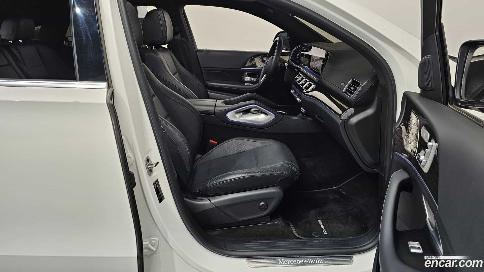 GLE-Class Mercedes-Benz 2022.0-INNER-036
