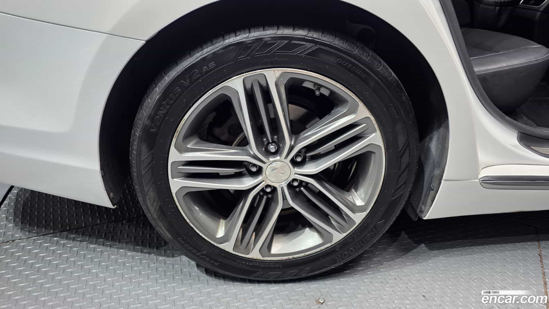 Grandeur Hyundai 2017.0-OUTER-005